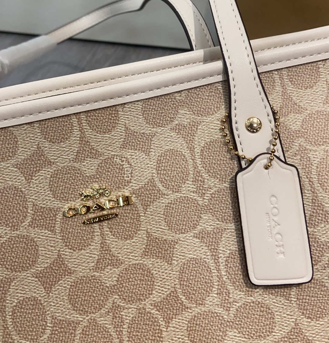 Coach Coach CCQ28 新款购物袋 C字logo 实用百搭 一年四季都能用 容量大