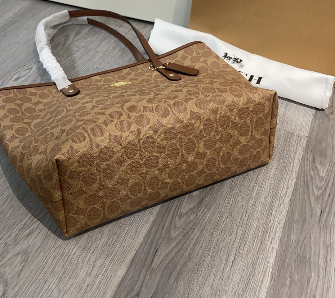 Coach Coach CCQ28 新款购物袋 C字logo 实用百搭 一年四季都能用 容量大