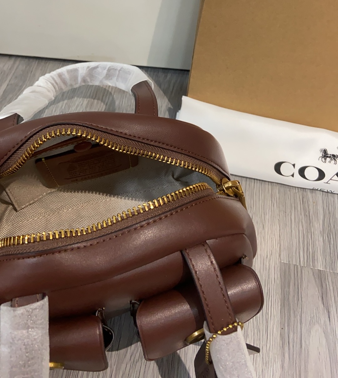 Coach Coach 9月新品ccc55秀款Twin pocket太 了吧蔻驰9月新品秋冬秀款 工装风甜酷十足