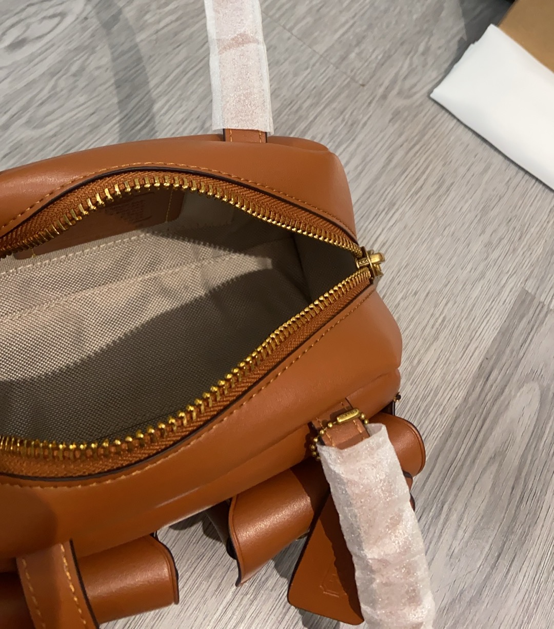 Coach Coach 9月新品ccc55秀款Twin pocket太 了吧蔻驰9月新品秋冬秀款 工装风甜酷十足