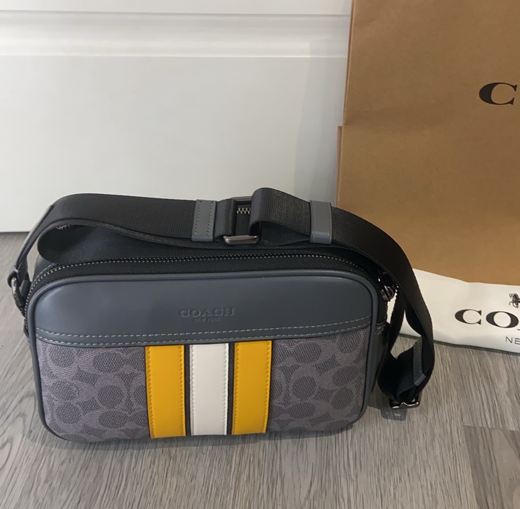 Coach Coach11月新品 C5810 CCG30男士学院风相机包 双隔层设计 超柔软牛皮材质 非常洋气 上档次 范十足