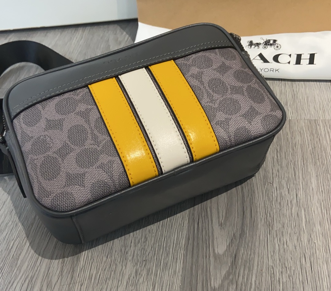 Coach Coach11月新品 C5810 CCG30男士学院风相机包 双隔层设计 超柔软牛皮材质 非常洋气 上档次 范十足