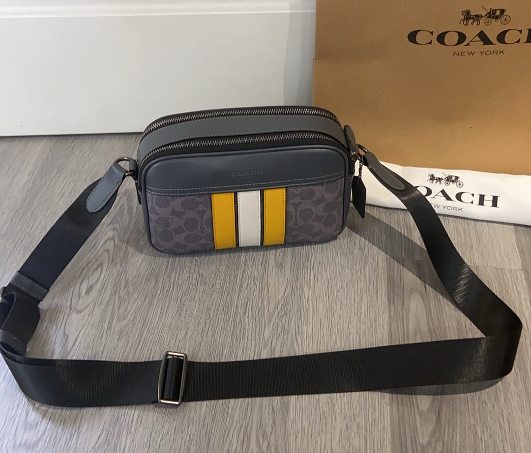 Coach Coach11月新品 C5810 CCG30男士学院风相机包 双隔层设计 超柔软牛皮材质 非常洋气 上档次 范十足