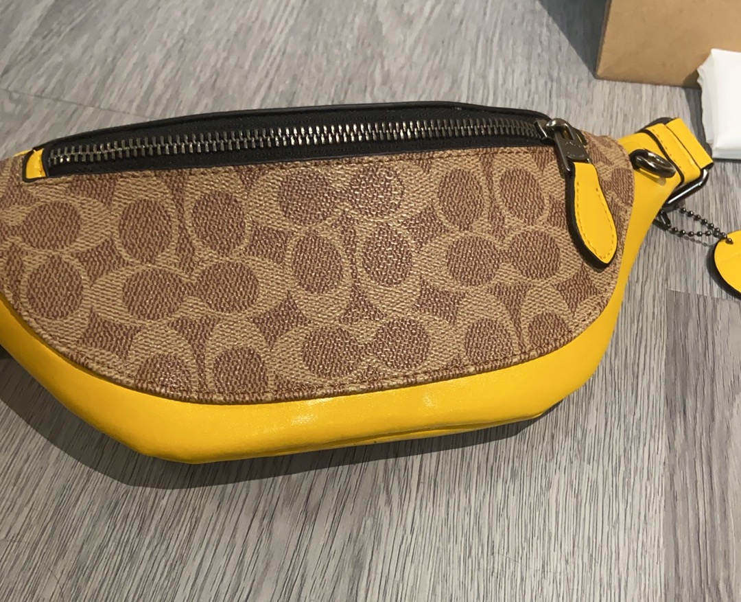 Coach 11新款小号CAX42 logo、 限量版 潮人 单品RIVINGTON 7号腰包 胸包