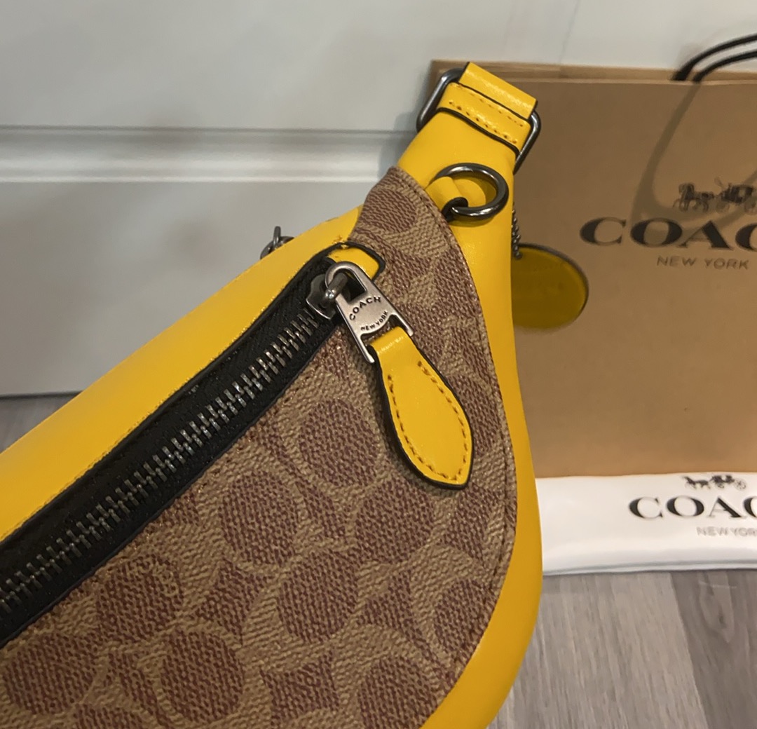 Coach 11新款小号CAX42 logo、 限量版 潮人 单品RIVINGTON 7号腰包 胸包