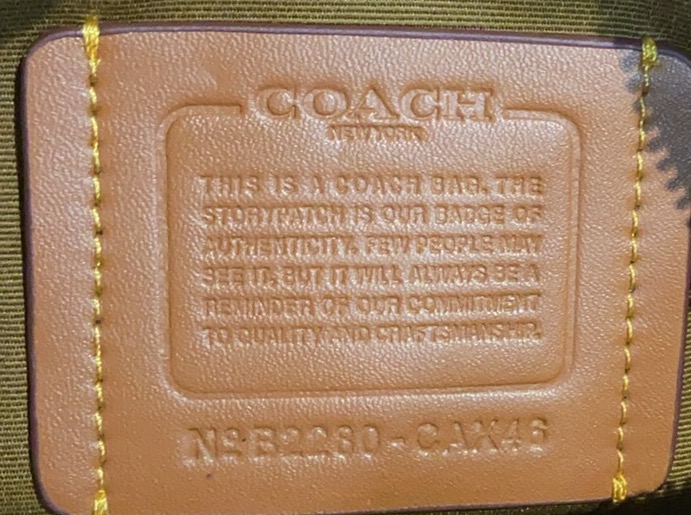 Coach Coach 最新款CAX46 Graham系列 相机包 新版老花带暗纹 最受欢迎的男士相机包 卡其新版和旧版长度一样的