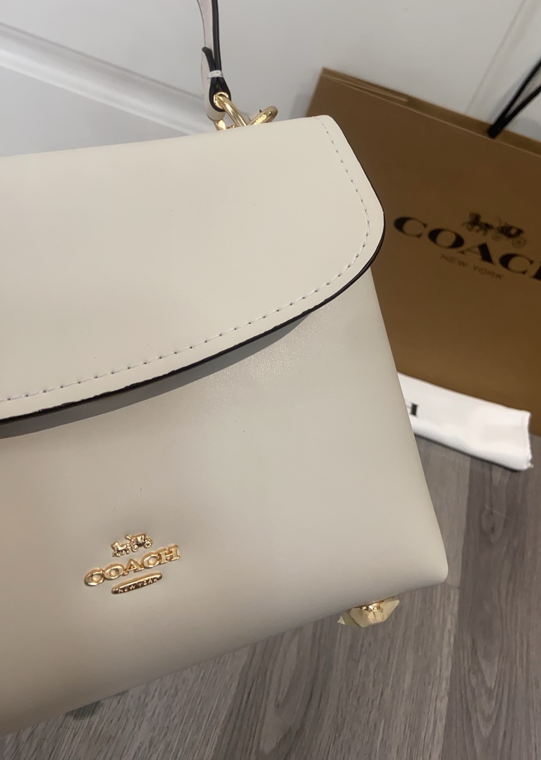 Coach Coach 10月新品CcE54 Emory系列枫叶棕色手提包~细腻皮革 十 五金