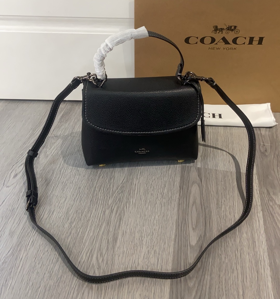 Coach Coach 10月新品CcE54 Emory系列枫叶棕色手提包~细腻皮革 十 五金