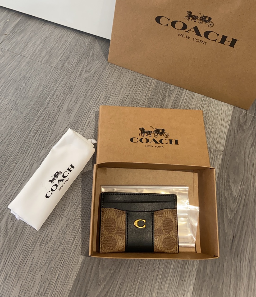 Coach 新款coach卡包cbD80也能放零钱。多功能哦。尺寸10 7左右