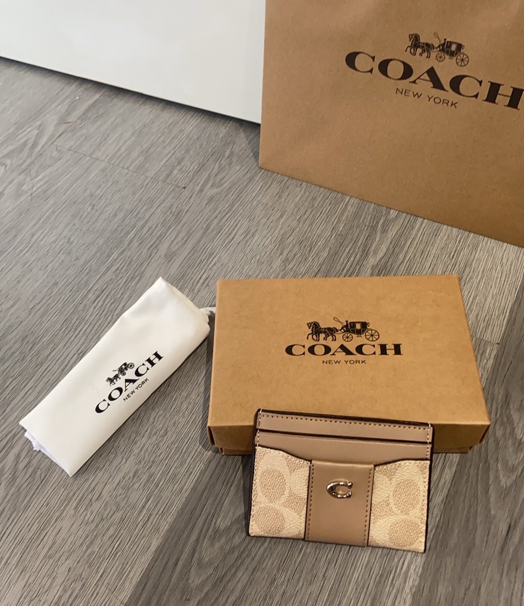 Coach 新款coach卡包cbD80也能放零钱。多功能哦。尺寸10 7左右