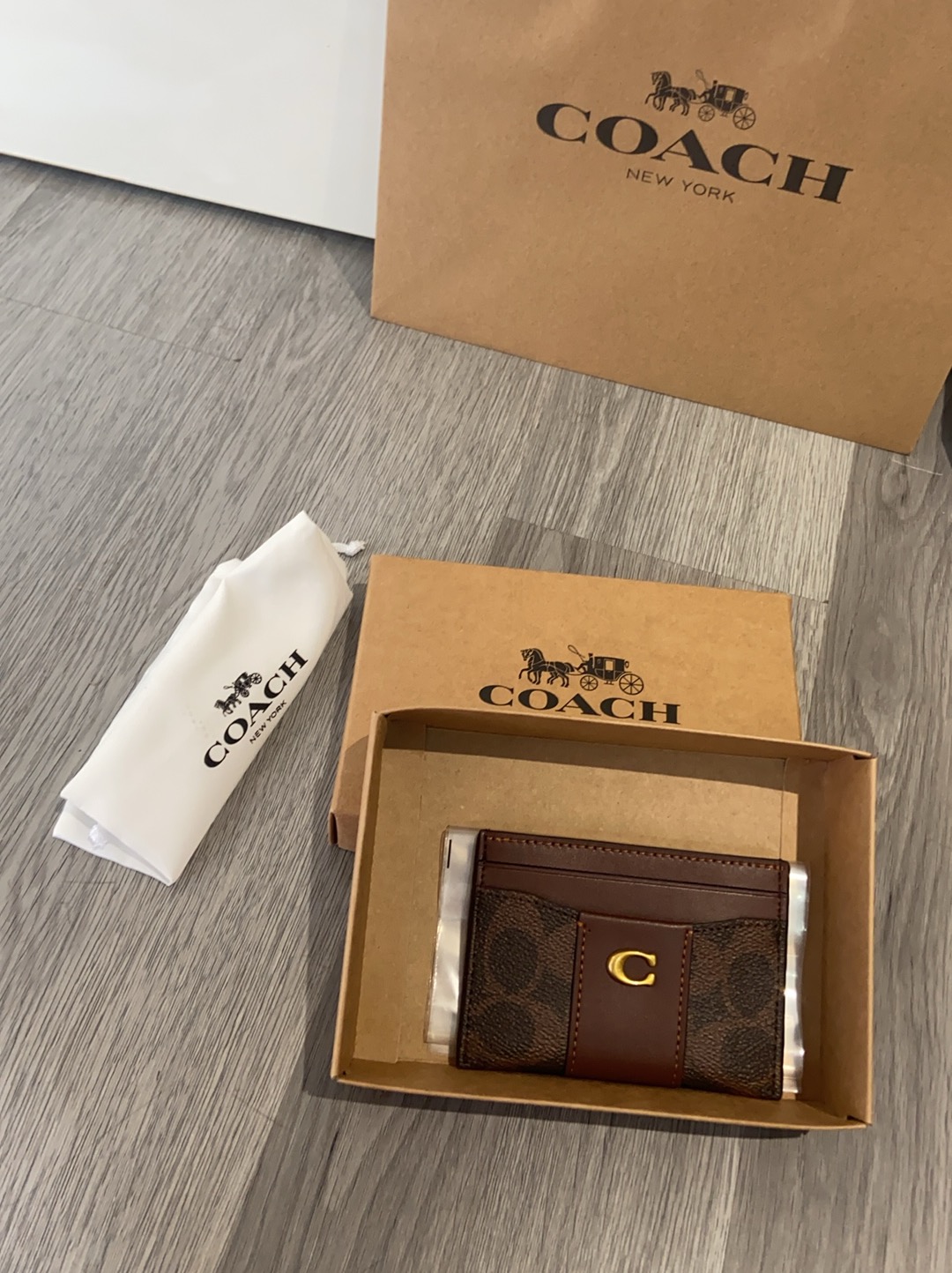 Coach 新款coach卡包cbD80也能放零钱。多功能哦。尺寸10 7左右