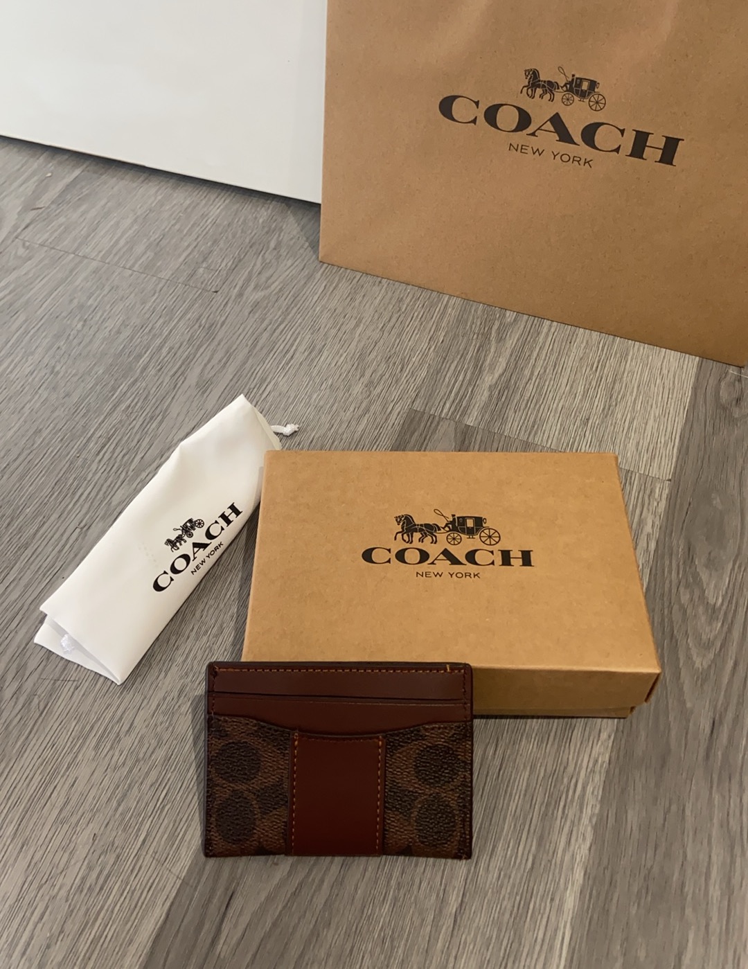 Coach 新款coach卡包cbD80也能放零钱。多功能哦。尺寸10 7左右