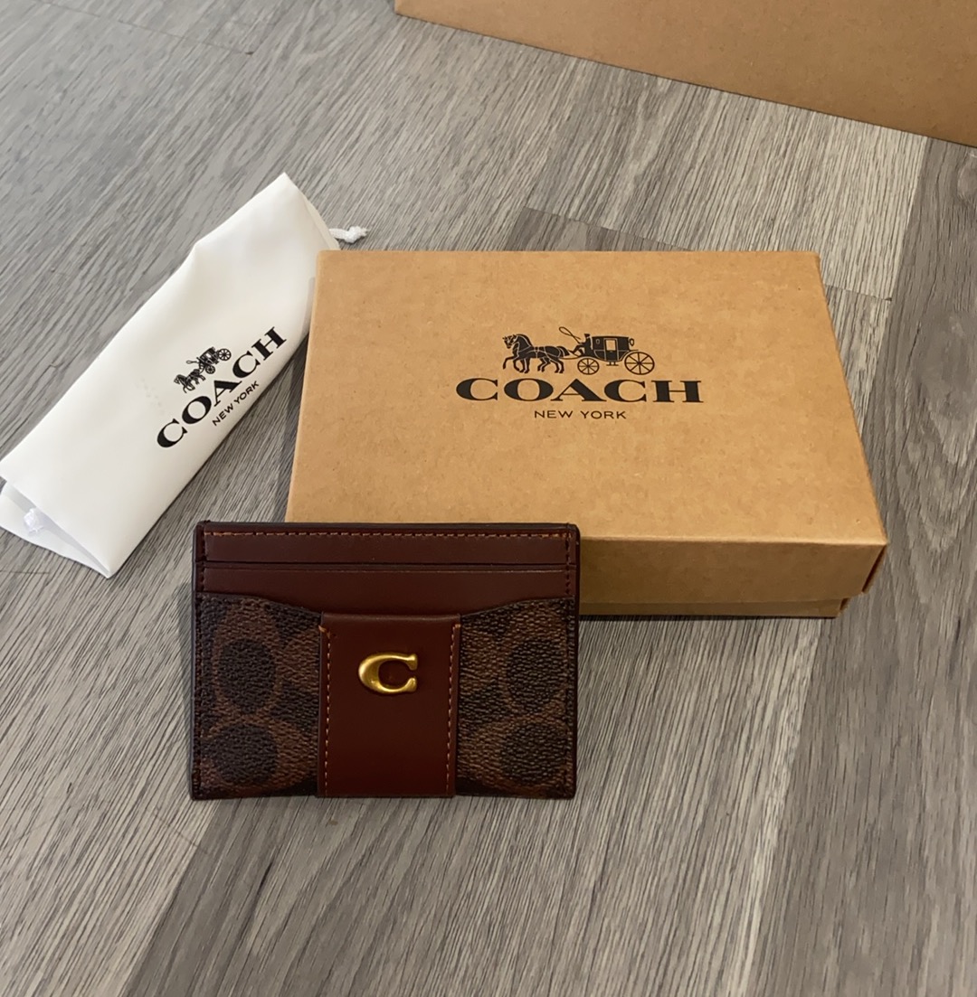Coach 新款coach卡包cbD80也能放零钱。多功能哦。尺寸10 7左右