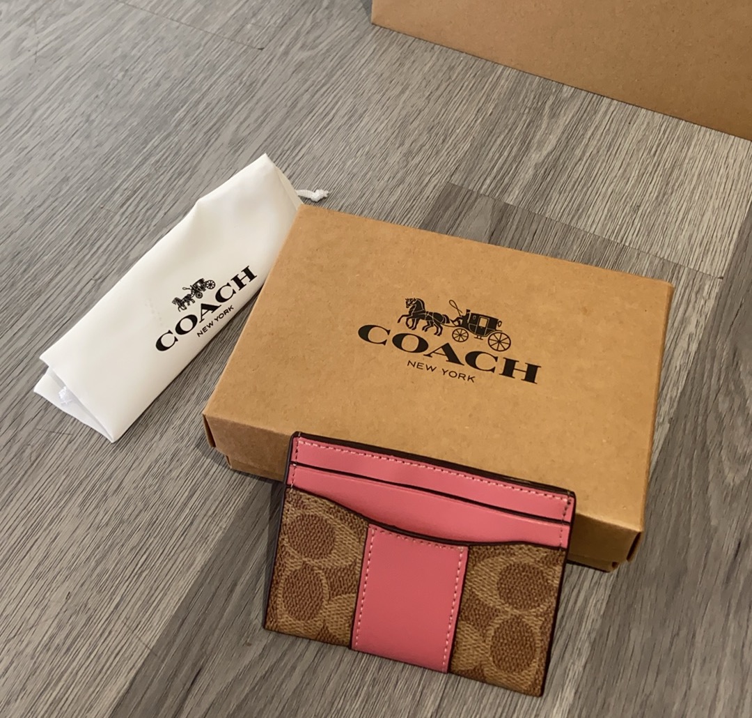 Coach 新款coach卡包cbD80也能放零钱。多功能哦。尺寸10 7左右