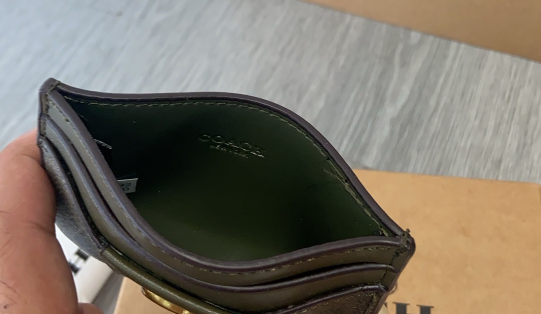 Coach 新款coach卡包cbD8也能放零钱。多功能哦。尺寸10 7左右