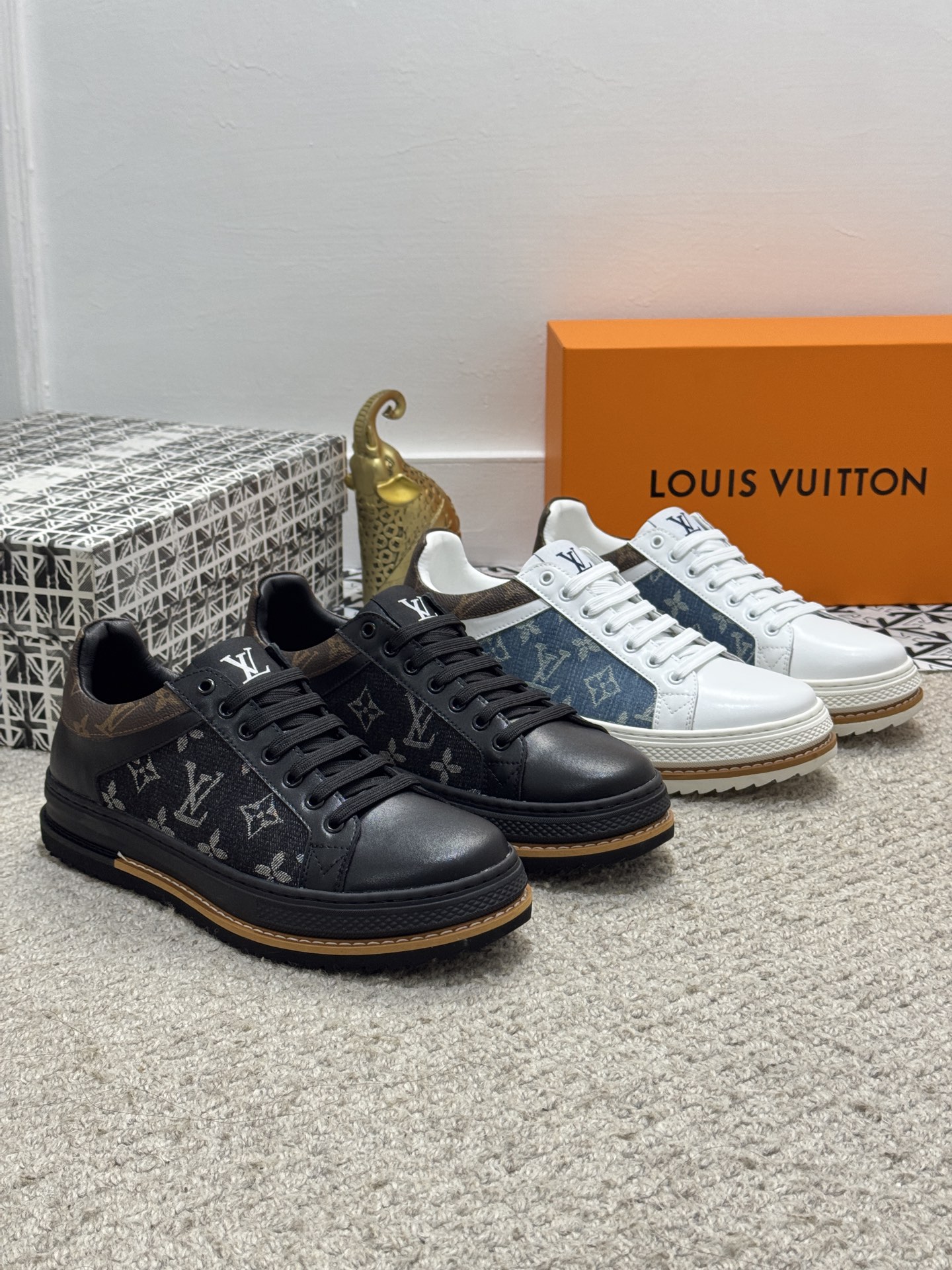 NO:272752,[Real price] Top original order - Louis Vuitton, trendy and fashionable, low-key men's casual shoes, LV-specific cowhide embossed with upper, comfortable and breathable, sheepskin lining, original rubber outsole, 3 colors available ~ a must-have for handsome men. Size38-44 (45 custom made, louis vuitton, louis vuitton, cowhide, sheepskin19860909【实价】顶级原单-路易威登 潮流时尚不失低调男士休闲鞋,鞋面LV专用牛皮压花,舒适透气,羊皮内里,原版橡胶大底,3色可选~型男必备. Size38-44（ 45定做,,louis vuitton,louis vuitton,cowhide,sheepskin,Men's shoes