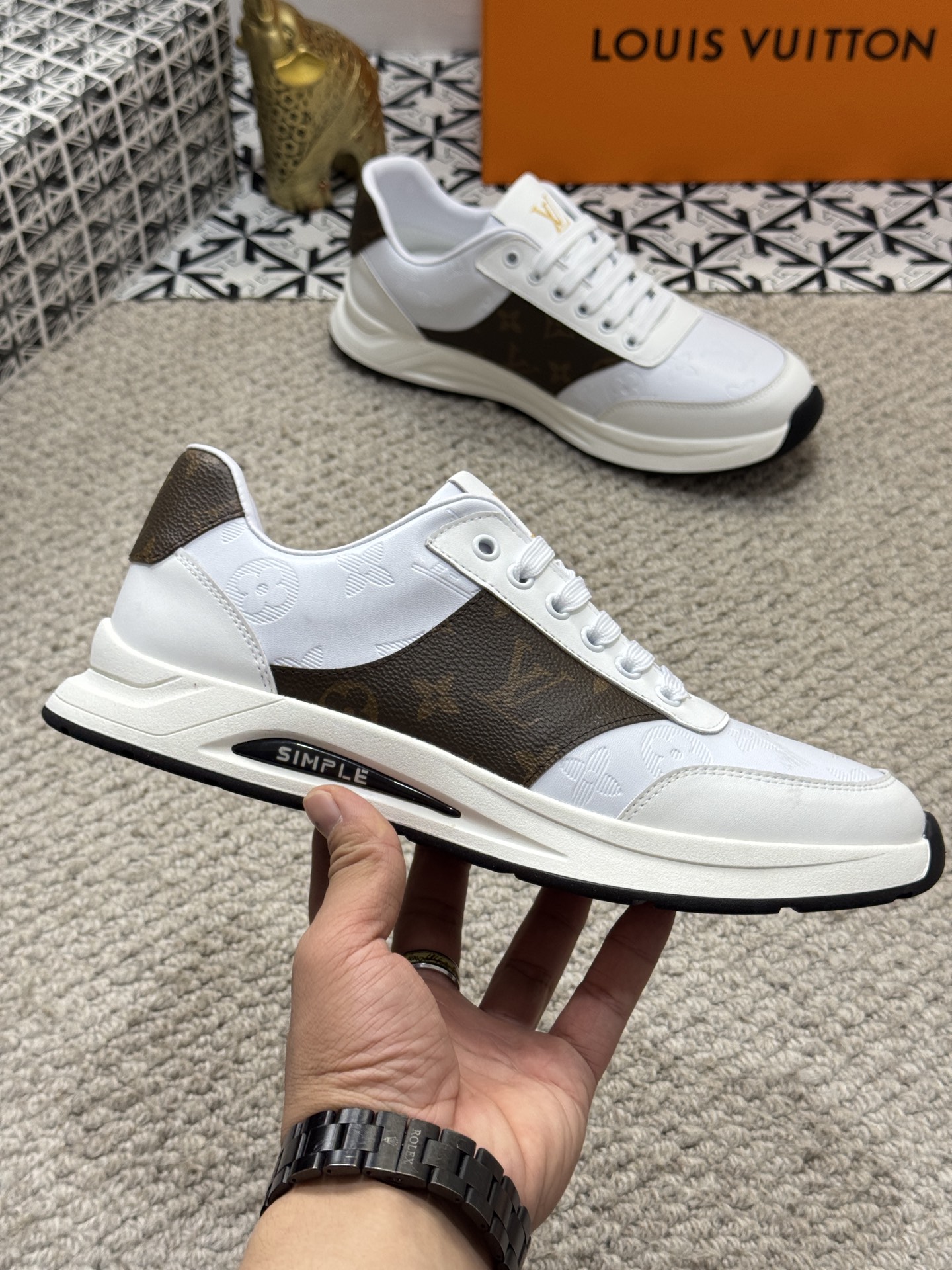 NO:274963,[Real price] Top original order - Louis Vuitton, trendy and fashionable, low-key men's casual shoes, upper LV cowhide denim, comfortable and breathable, sheepskin lining, original rubber outsole, two colors available~ a must-have for handsome men. Size38-44 (45 custom made, louis vuitton, louis vuitton, cowhide, sheepskin19860909【实价】顶级原单-路易威登 潮流时尚不失低调男士休闲鞋,鞋面LV牛皮拼接牛仔布,舒适透气,羊皮内里,原版橡胶大底,二色可选~型男必备.Size38-44（ 45定做,,louis vuitton,louis vuitton,cowhide,sheepskin,Men's shoes