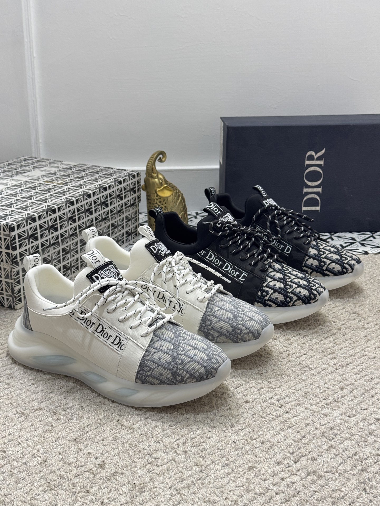 NO:274969,[Real price] Original single quality - Dior Christan Dior (Dior) hit [New model] Top purchasing agent men's HK counter is available simultaneously. The original sole is specially supplied with original sole, the exclusive movable molding sole is super comfortable, the original order goods are the high-quality multi-color splicing design is exquisite and delicate, unique, details determine the quality, we only make shoes with care, and can enter and exit the counter at will. Welcome to compare Size38-44 (45 customization, dior, dior, dior19860909【实价】原单品质-迪奥Christan Dior(迪奥)爆款【新款】顶级代购男士HK专柜同步发售.鞋底原厂特供原版底,独家活动成型底超级舒适,原厂跟单货,高品质多色拼接设计做工精致细腻,独一无二, 细节决定品质、我们只为用心做好鞋,可随意进出专柜,欢迎对比Size38-44（45定制,,dior,dior,Men's shoes