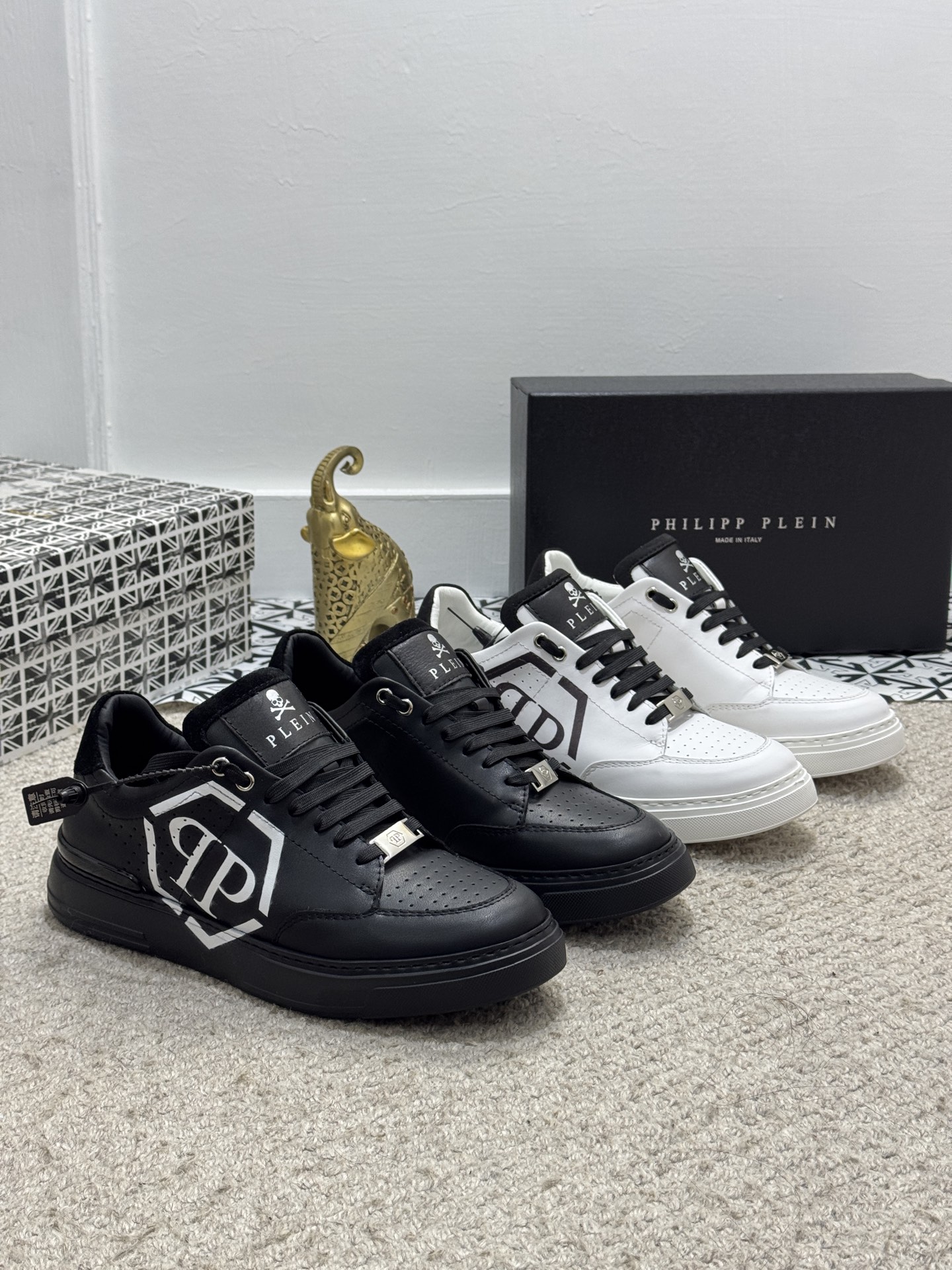 NO:275445,[Real Price] PHILIPP PLEIN-Philipp PLEIN-PHILIPP PLEIN-PHILIPP Plein-Spot [Philipp Plein] The new model of German PP Philip official website is on the market. The perfect shape creates a top-quality rubber wear-resistant sole. The upper is made of cowhide, cowhide inner lining, full three-dimensional feeling. The original single quality is super versatile. High-end and tasteless, fashionable and novel!  !  Absolute focus.Size38-44 (45 customization, PHILIPP PLEIN, cowhide19860909【实价】PHILIPP PLEIN-菲利普普来因 普来因爆款来袭独家款现货【PhiliPP Plein】德国PP菲利普官网新款上市 完美造型打造顶级品质橡胶耐磨大底 鞋面牛皮制造,牛皮内里,鞋型饱满 立体感十足 原单品质超级百搭 高档不失品味,时尚、新颖！！绝对的焦点.Size38-44（45定制,,PHILIPP PLEIN,cowhide,Men's shoes