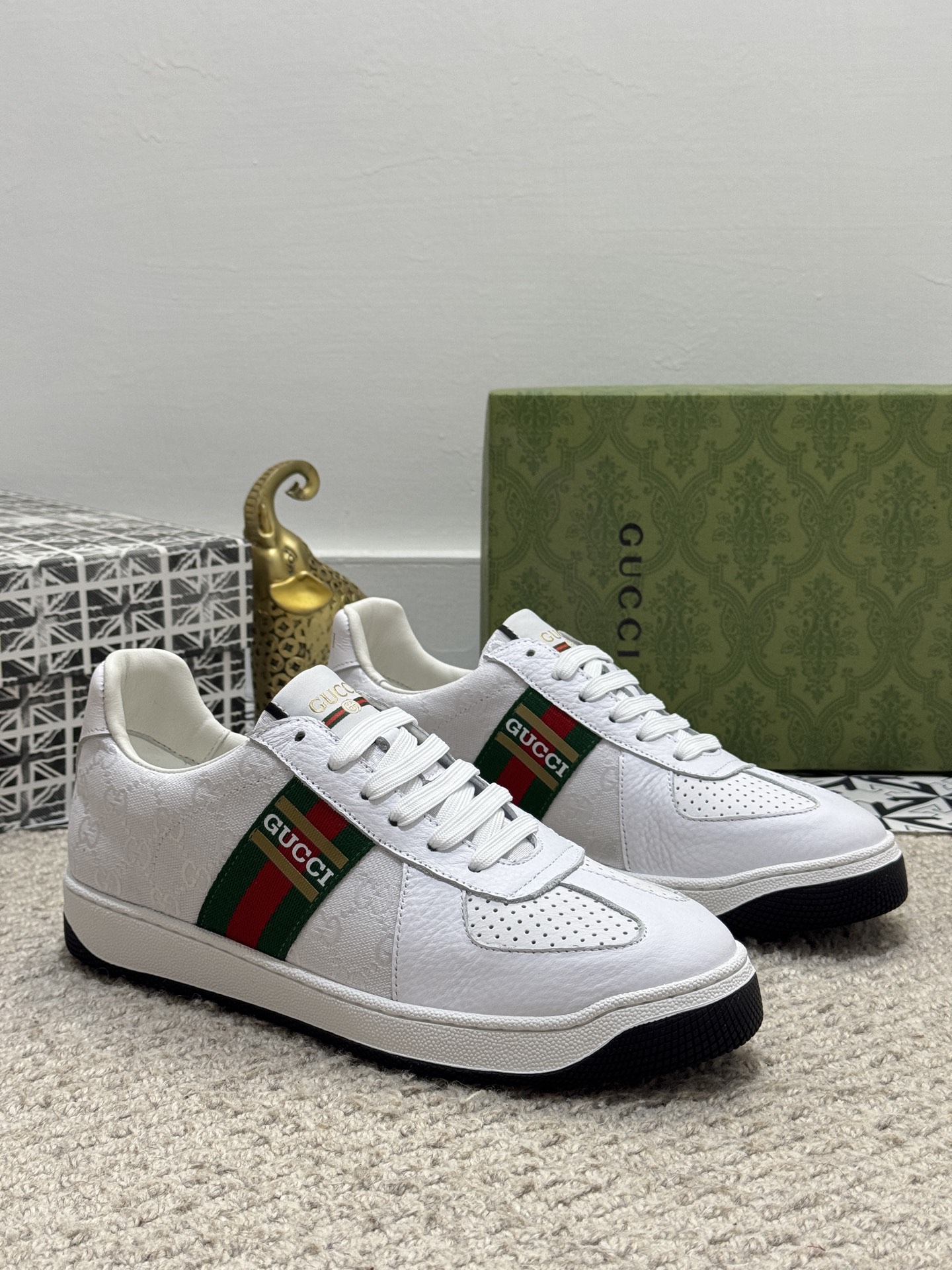 NO:279600,[Real price] Original order quality - Guqi!  The official website is the world's first release. The upper is made of canvas spliced ​​cowhide and sheepskin inner lining, making walking more convenient and comfortable!  Exclusive new amazing work, beautiful 11 ​​replica [color] compared to the official quality!  Create a fashionable personality to set off your uniqueness!  A must-have for trendy men! Classic Size38-44 (45 custom made, cowhide, sheepskin19860909【实价】原单品质-古奇！官网全球首发 鞋面采用帆布拼接牛皮,羊皮内里制作,让行走更加便捷舒适！独家新款惊世之作,与官方的质量相比美的11复刻[色]！打造时尚个性衬托你的与众不同！潮男必备!经典 Size38-44（45定做,,cowhide,sheepskin,Men's shoes