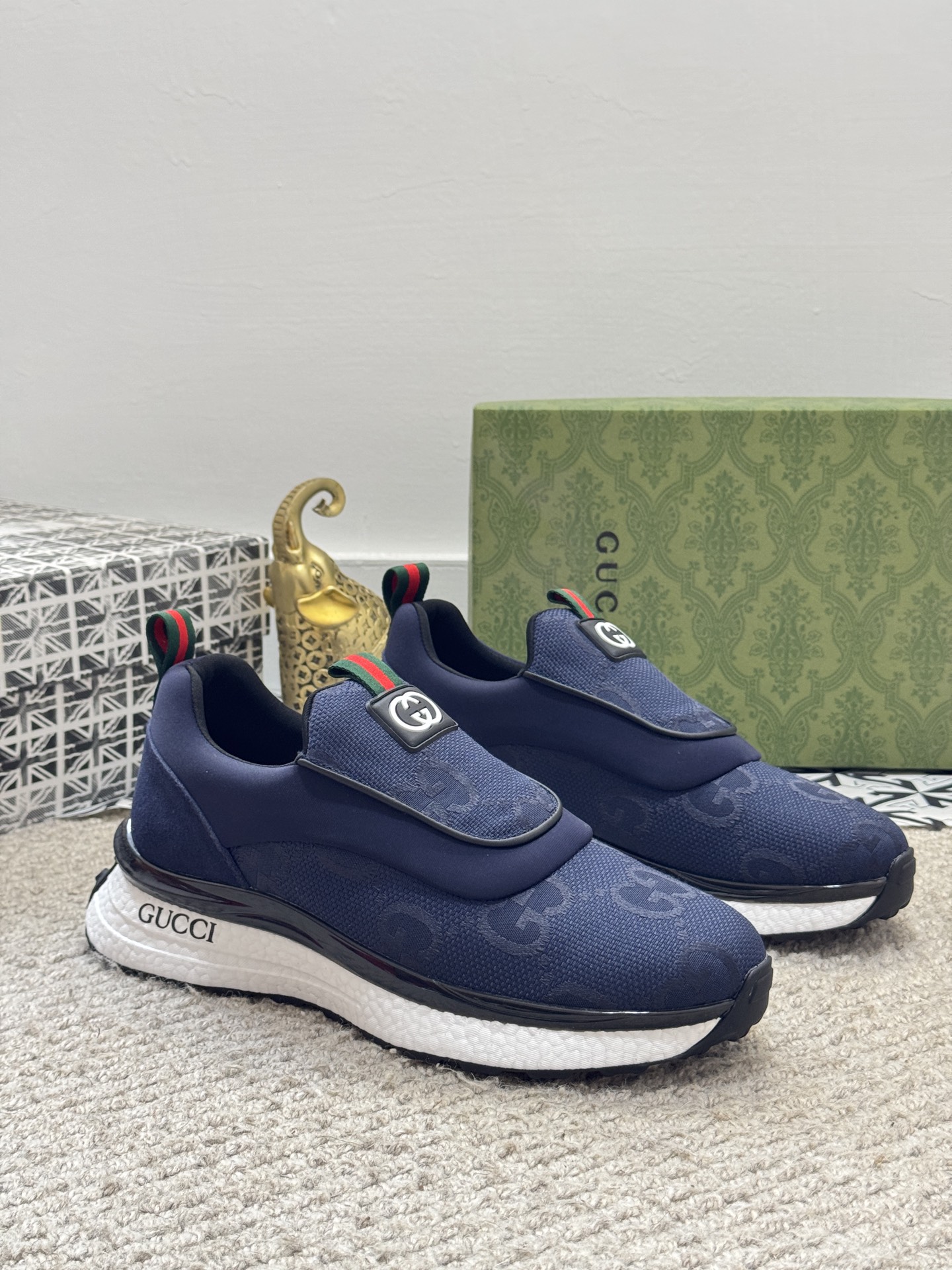 NO:280968,[Real price] Original order quality - Guqi!  The official website is the first to release the world. The upper is made of cowhide spliced ​​canvas, making walking more convenient and comfortable!  Exclusive new amazing work, with 11 replicas of quality compared to beauty [color]!  Create a fashionable personality to set off your uniqueness!  A must-have for trendy men! Classic Size38-44 (45 custom made, cowhide19860909【实价】原单品质-古奇！官网全球首发 鞋面采用牛皮拼接帆布,让行走更加便捷舒适！独家新款惊世之作,质量相比美的11复刻[色]！打造时尚个性衬托你的与众不同！潮男必备!经典Size38-44（45定做,,cowhide,Men's shoes