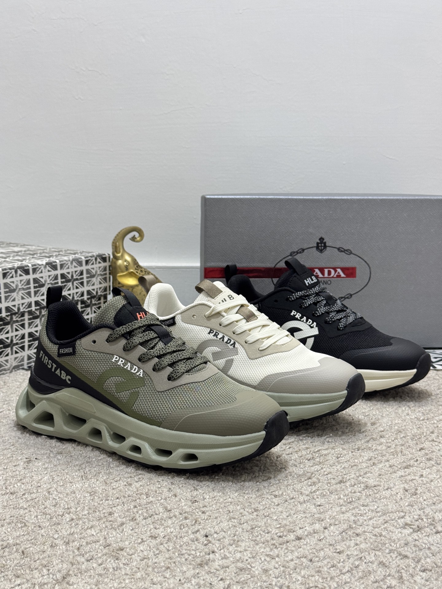 NO:349790,[Real Price] Prada!  The world's first release, the upper uses fabric mesh lining to make walking more convenient and comfortable!  Exclusive new and stunning work with great elasticity, with a 11 replica of the quality compared to beauty!  Create a fashionable personality to set off your uniqueness!  A must-have for trendy men! Classic Size38-44 (45 custom made, prada19860909【实价】普拉达！全球首发 鞋面采用面料网布内里让行走更加便捷舒适！弹力十足独家新款惊世之作,质量相比美的11复刻[色]！打造时尚个性衬托你的与众不同！潮男必备!经典Size38-44（45定做,,prada,Men's shoes