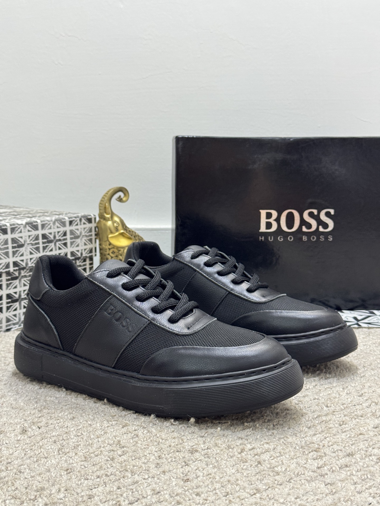 NO:350395,[Real Price] Men's Boutique [BOSS] New original casual shoes This model is the official classic model, 1:1 quality, made by famous original masters, using cowhide with mesh breathable mesh inner lining. Perfect last, generous and fashionable design, multi-color selection!  !  Size38-44 (45 customization, cowhide19860909【实价】男士精品【BOSS】新款原版休闲鞋本款是官方主打经典款,1:1质量,原厂名师制作,采用牛皮搭配网布透气网布内里.完美楦型,大方时尚的设计,多色可选！！Size38-44（45定制,,cowhide,Men's shoes