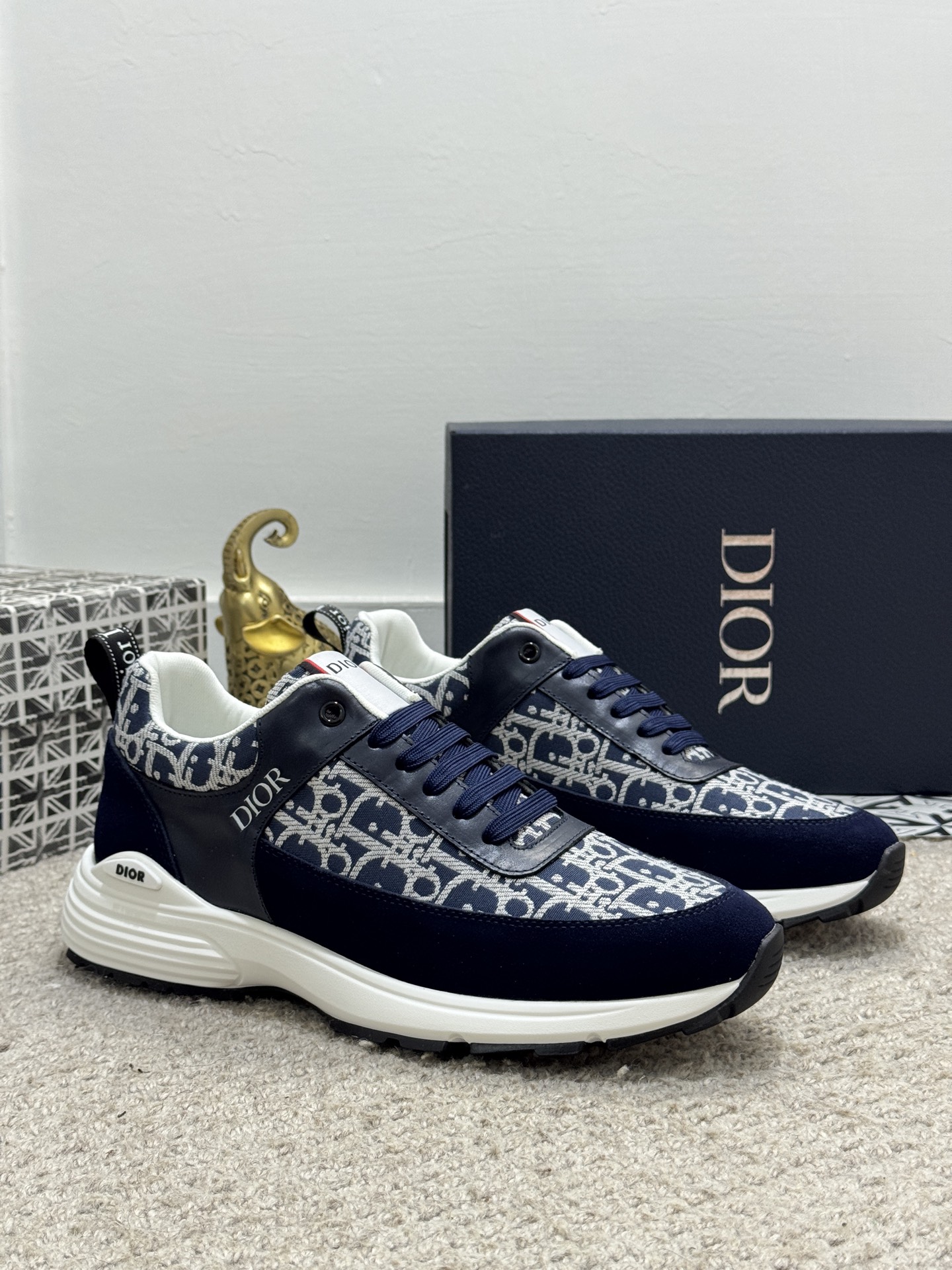 NO:352857,【Actual price】Original order quality!  Dior Christan Dior (Dior) hit [New] Top purchasing agent men's HK counters are available simultaneously. The original sole is specially supplied with original sole, the exclusive movable molding sole is super comfortable, the original order goods are the high-quality multi-color splicing design is exquisite and delicate, unique, the details of the cowhide splicing mesh determine the quality, we only make shoes with care, and you can enter and exit the counter at will. Welcome to compare Size38-44 (45 customization, dior, dior, cowhide19860909【实价】原单品质！迪奥Christan Dior(迪奥)爆款【新款】顶级代购男士HK专柜同步发售.鞋底原厂特供原版底,独家活动成型底超级舒适,原厂跟单货,高品质多色拼接设计做工精致细腻,独一无二, 牛皮拼接网布内里细节决定品质、我们只为用心做好鞋,可随意进出专柜,欢迎对比 Size38-44（45定制,,dior,dior,cowhide,Men's shoes