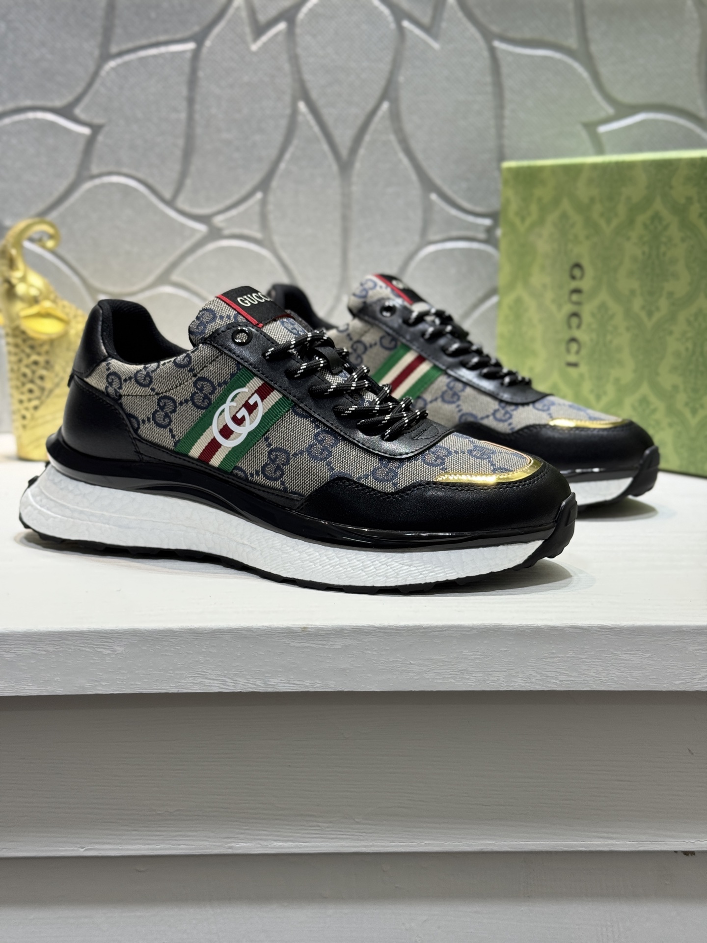 NO:344724,[Real price] Original single-quality (Dio) sneakers latest casual and fashionable men's shoes, the style is simple and atmospheric, exclusive to trendy men. The unique official website new and most brand element version original decoration, imported cowhide splicing and classic fabric, accessories are fashionable and generous, foamed TPU wear-resistant ** sole, light and comfortable. Size38-44 (45 customization, dior, sneakers, cowhide19860909【实价】原单品质（迪奥）运动鞋最新款休闲时尚男鞋爆款版型简洁大气 潮男专属.独有的官网新最品牌元素版原装饰,进口牛皮拼接搭经典面料,配饰尚时又大方,发泡TPU耐磨**大底,轻便舒适.Size38-44（45定制拜拜,,dior,sneakers,cowhide,Men's shoes