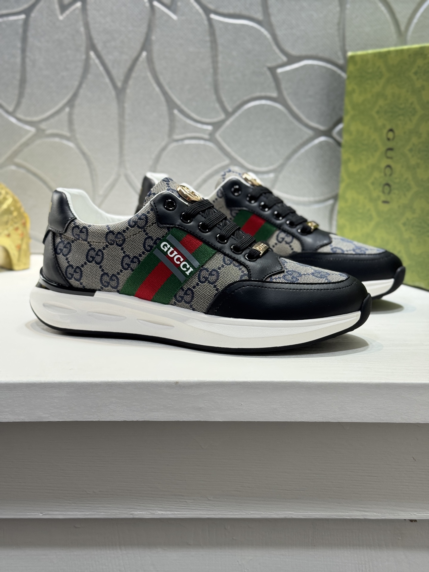 NO:345130,[Real price] Original order quality - Guqi!  The official website is the first global release. The upper is made of Italian high-end cowhide and the top European ~ sheepskin lining, making walking more convenient and comfortable!  Exclusive new amazing work, beautiful 11 ​​replica [color] compared to the official quality!  Create a fashionable personality to set off your uniqueness!  A must-have for trendy men! Classic Size38-44 (45 customization), cowhide, sheepskin19860909【实价】原单品质-古奇！官网全球首发 鞋面采用意大利高端牛皮,欧洲顶级~羊皮内里制作,让行走更加便捷舒适！独家新款惊世之作,与官方的质量相比美的11复刻[色]！打造时尚个性衬托你的与众不同！潮男必备!经典Size38-44（45定制）,,cowhide,sheepskin,Men's shoes