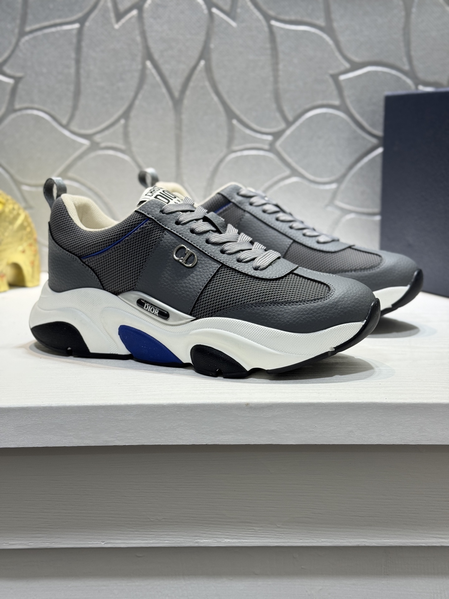 NO:351795,【Actual price】Original order quality!  Dior Christan Dior (Dior) hit [New] Top purchasing agent for men's HK counters are available simultaneously. The original sole is specially supplied with original sole, the exclusive movable molding sole is super comfortable, the original order goods are the high-quality multi-color splicing design is exquisite and delicate, unique, details determine the quality, we only make shoes with our hearts, and you can enter and exit the counter at will. Welcome to compare Size38-44 (45 customization, dior, dior19860909【实价】原单品质！迪奥Christan Dior(迪奥)爆款【新款】顶级代购男士HK专柜同步发售.鞋底原厂特供原版底,独家活动成型底超级舒适,原厂跟单货,高品质多色拼接设计做工精致细腻,独一无二, 细节决定品质、我们只为用心做好鞋,可随意进出专柜,欢迎对比Size38-44（45定制,,dior,dior,Men's shoes