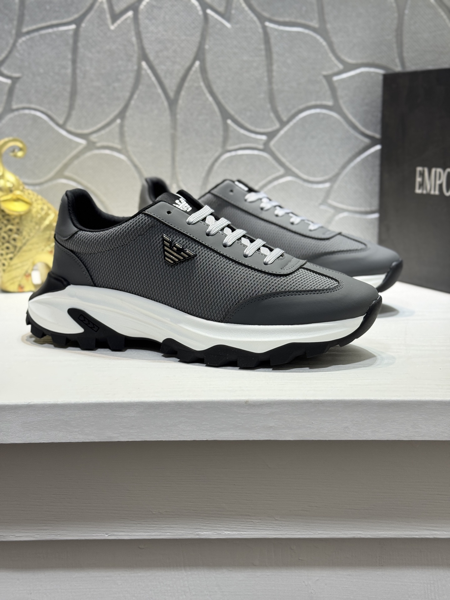 NO:350319,【Real Price】Armani Armani promotes classic casual men's shoes, brand new Milan fashion and fashionable design, perfect workmanship, creating cabinet quality, cowhide upper with fashionable and exquisite brand mesh material soft and comfortable, genuine leather insole, rubber wear-resistant sole, you deserve it. Size38-44 (45 customization,,armani,armani,cowhide19860909【实价】Armani 阿玛尼 力推经典款休闲男鞋,全新米兰时装时尚的设计,完美做工,打造装柜品质,鞋面牛皮配时尚精美品牌网面材料柔软舒适,真皮鞋垫,橡胶耐磨大底,你值得拥有.Size38-44（45定做,,armani,armani,cowhide,Men's shoes