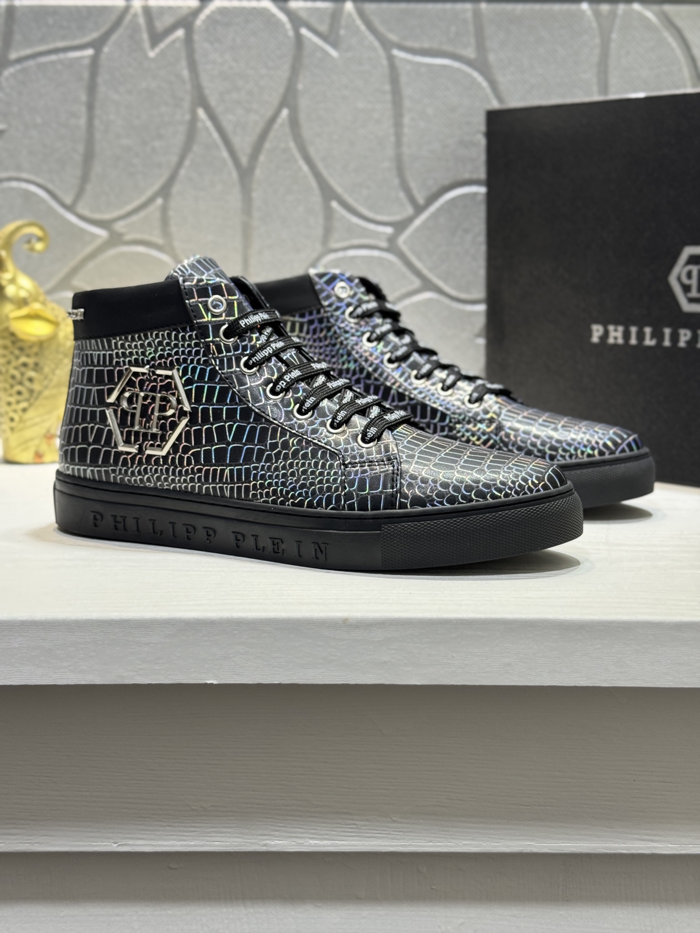 NO:589918,[Real price] PHILIPP PLEIN - philipp plein (Philip Plein) high-end men's shoes high-end brand official website 1:1. The upper is made of Italian imported first-layer calfskin sheepskin lining, with original hardware buckles, exclusive new style, stunning work, compared with the official quality, the beautiful 11 ​​replica [color]!  Create a fashionable personality to set off your uniqueness!  A must-have for trendy men! Classic Size38-44 (45 customized,,PHILIPP PLEIN,cowhide,sheepskin19860909【实价】PHILIPP PLEIN-菲利普普来因 philipp plein(菲利普普来因)高帮男鞋高端品牌 官网1:1.鞋面采用意大利进口头层小牛皮羊皮内里,原版五金扣搭配,独家新款,惊世之作,与官方的质量相比美的11复刻[色]！打造时尚个性衬托你的与众不同！潮男必备!经典 Size38-44（45定制,,PHILIPP PLEIN,cowhide,sheepskin,Men's shoes