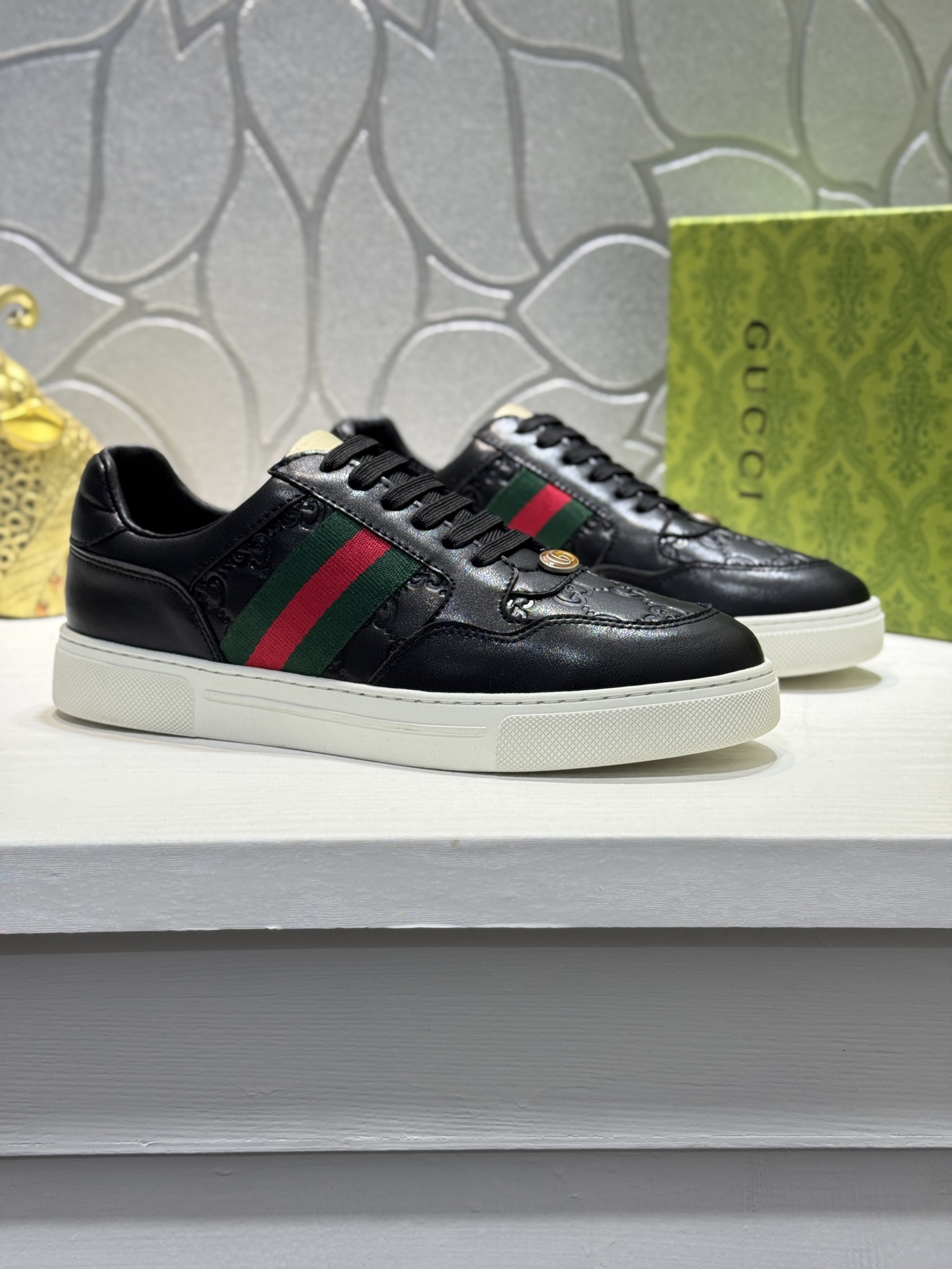 NO:664533,【Actual price】Gucci!  The official website is the world premiere. The upper is made of cowhide and the lining is made of sheep, making walking more convenient and comfortable!  Exclusive new stunning work, Midea 11 replica [color] compared to the official quality!  Create a fashionable personality to set off your uniqueness!  A must-have for trendy men! Classic Size 38-44 (45 customized,,cowhide19860909【实价】古奇！官网全球首发 鞋面牛皮制造,绵羊内里制作,让行走更加便捷舒适！独家新款惊世之作,与官方的质量相比美的11复刻[色]！打造时尚个性衬托你的与众不同！潮男必备!经典Size38-44（45定做,,cowhide,Men's shoes