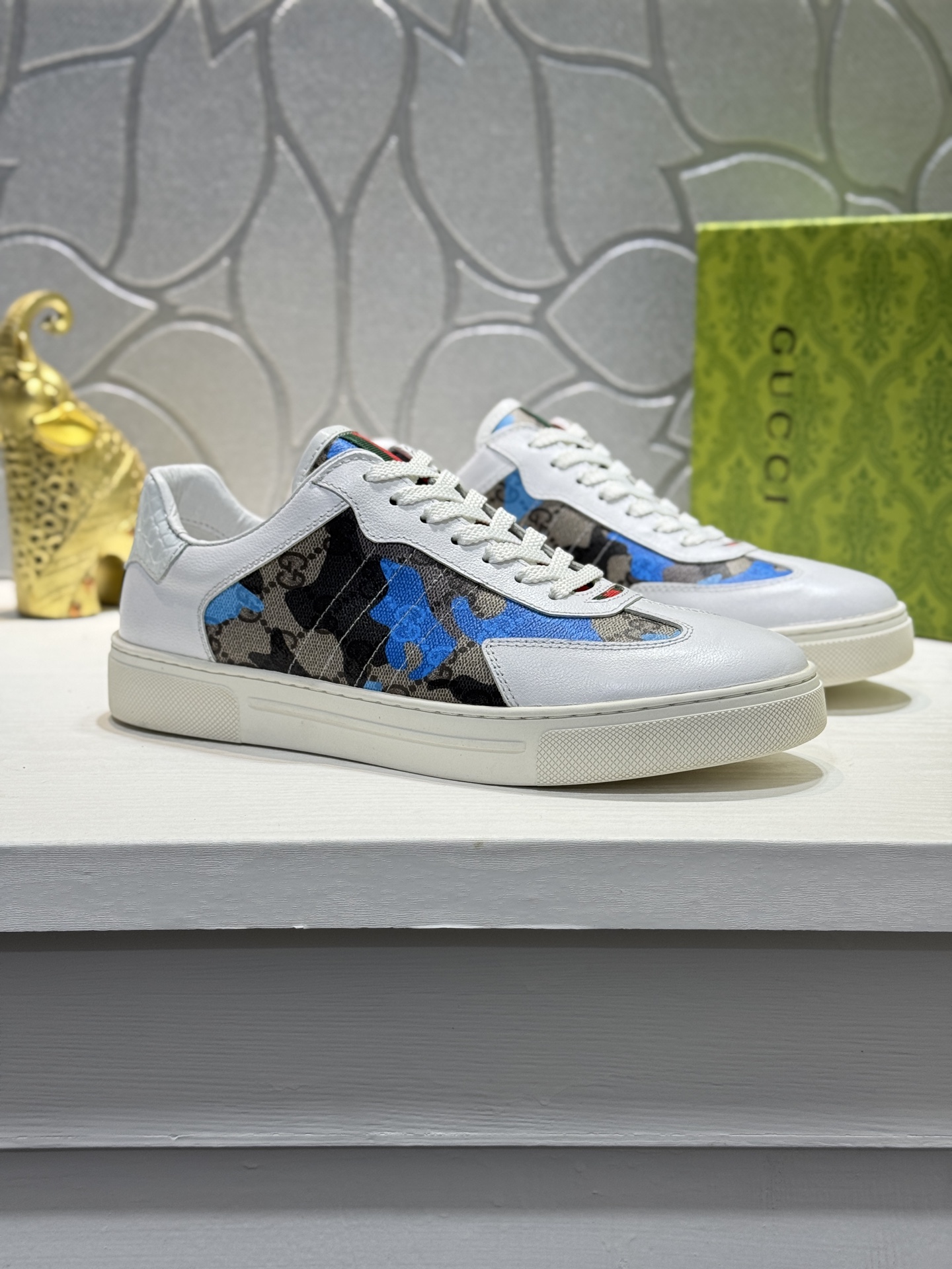 NO:664547,【Actual price】Gucci!  The official website is the world premiere. The upper is made of cowhide leather and camouflage material, and the lining is made of sheep, making walking more convenient and comfortable!  Exclusive new stunning work, Midea 11 replica [color] compared to the official quality!  Create a fashionable personality to set off your uniqueness!  A must-have for trendy men! Classic Size 38-44 (45 customized,,cowhide19860909【实价】古奇！官网全球首发 鞋面牛皮拼接迷彩材质制造,绵羊内里制作,让行走更加便捷舒适！独家新款惊世之作,与官方的质量相比美的11复刻[色]！打造时尚个性衬托你的与众不同！潮男必备!经典Size38-44（45定做,,cowhide,Men's shoes