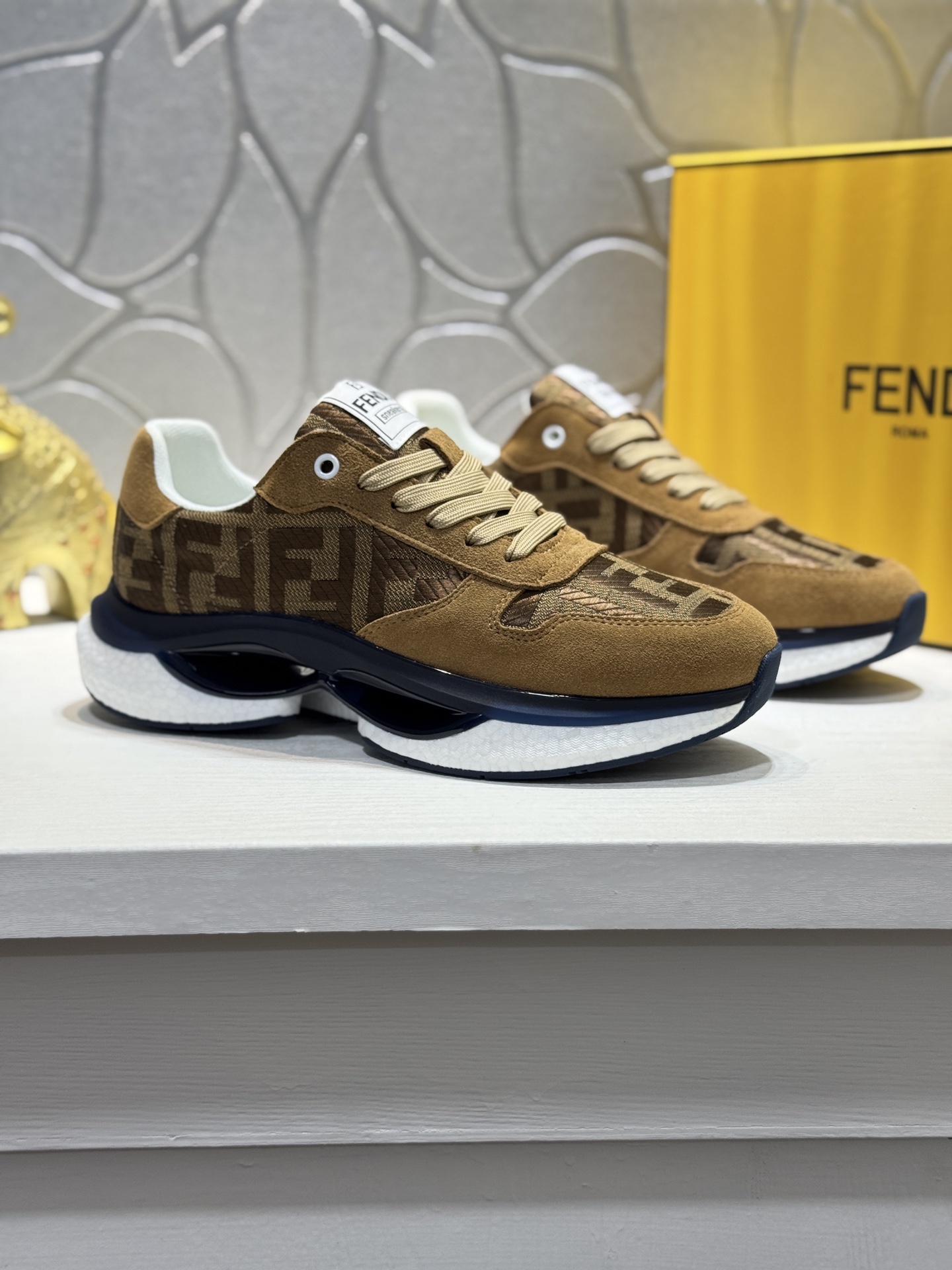 NO:853874,[Actual price] Fendi's top purchasing agent, new men's counter, original factory configuration, Italian imported cowhide stitching, mesh lining, 100% inner, soles specially provided by the original factory, super comfortable, original factory follow-up goods, high quality, 3 colors optional, you can enter and exit the counter at will. Welcome to compare Size38-44 '45 customization,,fendi,cowhide19860909【实价】芬迪顶级代购 男士专柜新款 原厂配置、意大利进口牛皮拼接,网布内里,内**,鞋底原厂特供原版底超级舒适,原厂跟单货 高品质,3色可选,可随意进出专柜.欢迎对比 Size38-44「45定制,,fendi,cowhide,Men's shoes