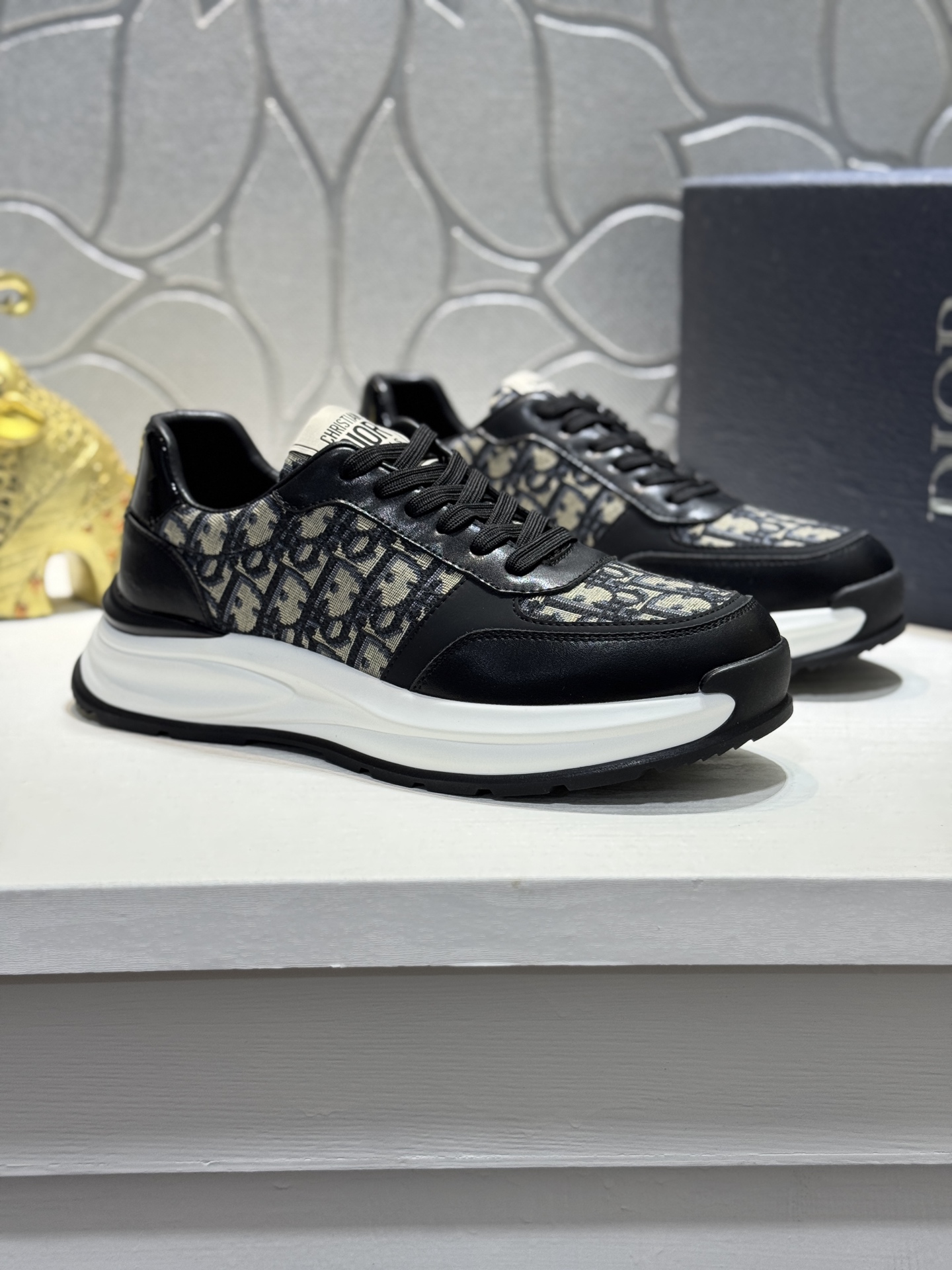 NO:853795,[Real price] Christian Dior hot model [New style] top purchasing men's casual shoes, uppers made of cowhide leather spliced with Dijia special fabrics, soles specially provided by the original factory, exclusive movable molded soles super comfortable, original factory follow-up goods, high-quality multi-color splicing design, exquisite workmanship, unique,  The details of the sheepskin lining determine the quality. We only make shoes with our heart. You can enter and exit the counter at will. Welcome to compare Size 38-44 (45 customized, non-returnable, dior, dior, dior, cowhide, sheepskin19860909【实价】迪奥Christan Dior(迪奥)爆款【新款】顶级代购男士休闲鞋,鞋面牛皮拼接迪家专用面料,鞋底原厂特供原版底,独家活动成型底超级舒适,原厂跟单货,高品质多色拼接设计做工精致细腻,独一无二, 羊皮内里细节决定品质、我们只为用心做好鞋,可随意进出专柜,欢迎对比Size38-44（45定制不退换,,dior,dior,dior,cowhide,sheepskin,Men's shoes