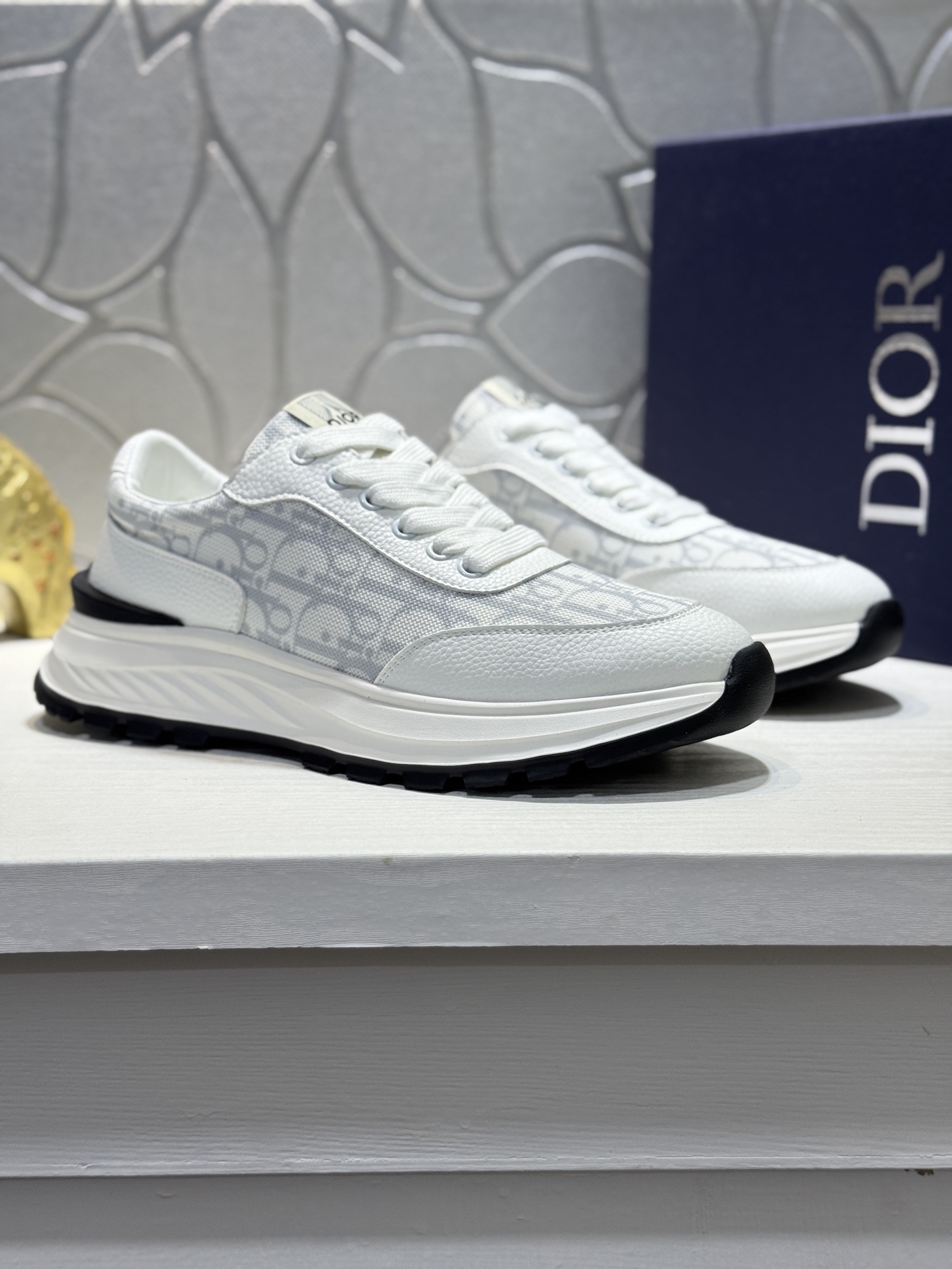 NO:853821,[Real price] Christian Dior hot model [New style] top purchasing men's casual shoes, uppers made of cowhide leather spliced with Dijia special fabrics, soles specially provided by the original factory, exclusive movable molded soles super comfortable, original factory follow-up goods, high-quality multi-color splicing design, exquisite workmanship, unique,  The details of the sheepskin lining determine the quality. We only make shoes with our heart. You can enter and exit the counter at will. Welcome to compare Size 38-44 (45 customized, non-returnable, dior, dior, dior, cowhide, sheepskin19860909【实价】迪奥Christan Dior(迪奥)爆款【新款】顶级代购男士休闲鞋,鞋面牛皮拼接迪家专用面料,鞋底原厂特供原版底,独家活动成型底超级舒适,原厂跟单货,高品质多色拼接设计做工精致细腻,独一无二, 羊皮内里细节决定品质、我们只为用心做好鞋,可随意进出专柜,欢迎对比Size38-44（45定制不退换,,dior,dior,dior,cowhide,sheepskin,Men's shoes