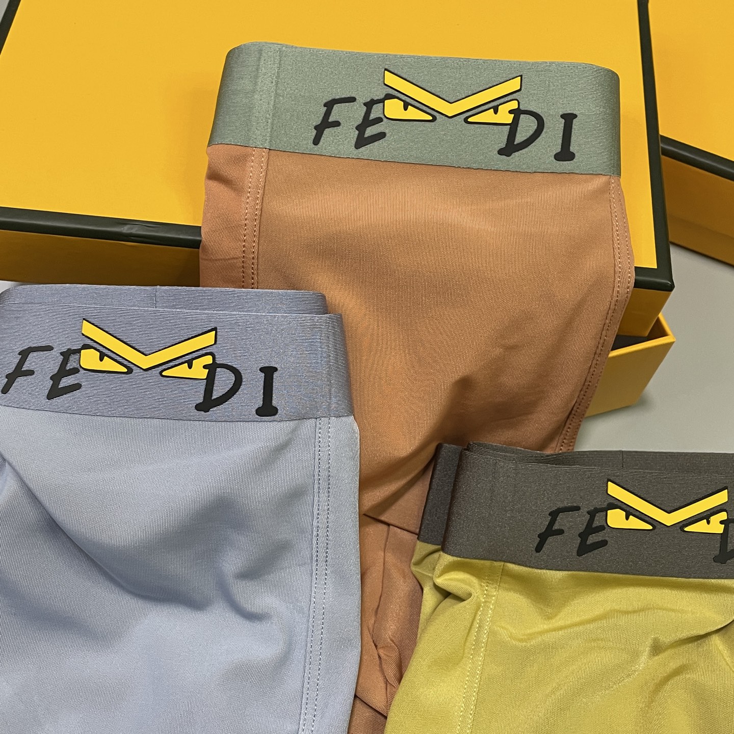 🔥🔥🔥新品！芬迪男士内裤！ 外贸公司合作订单，经典立体硅胶logo印标 轻薄透设计，采用进口冰丝轻薄透气