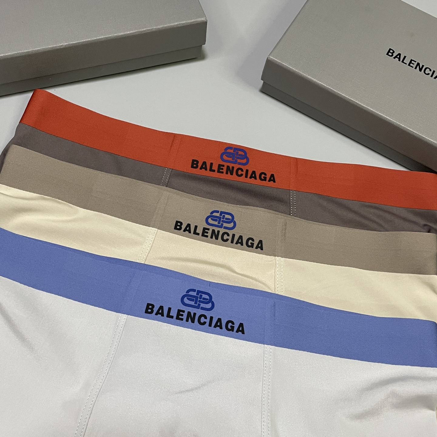 🔥🔥🔥专柜新品！巴黎世家时尚男士内裤！ 外贸公司合作订单，经典立体硅胶lougo印标，轻薄透设计，采用进