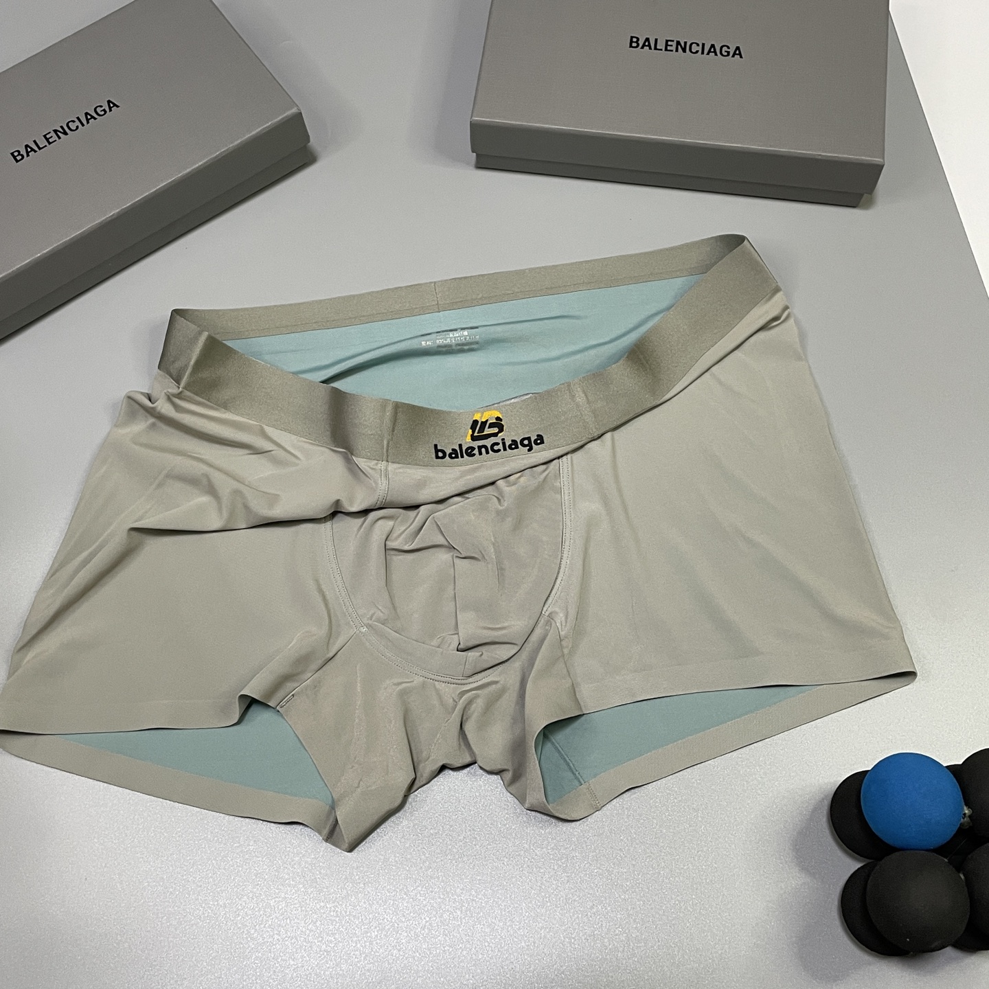 🔥🔥🔥新品！巴黎世家男士内裤！ 外贸公司合作订单，经典立体硅胶logo印标 轻薄透设计，采用进口双面冰丝