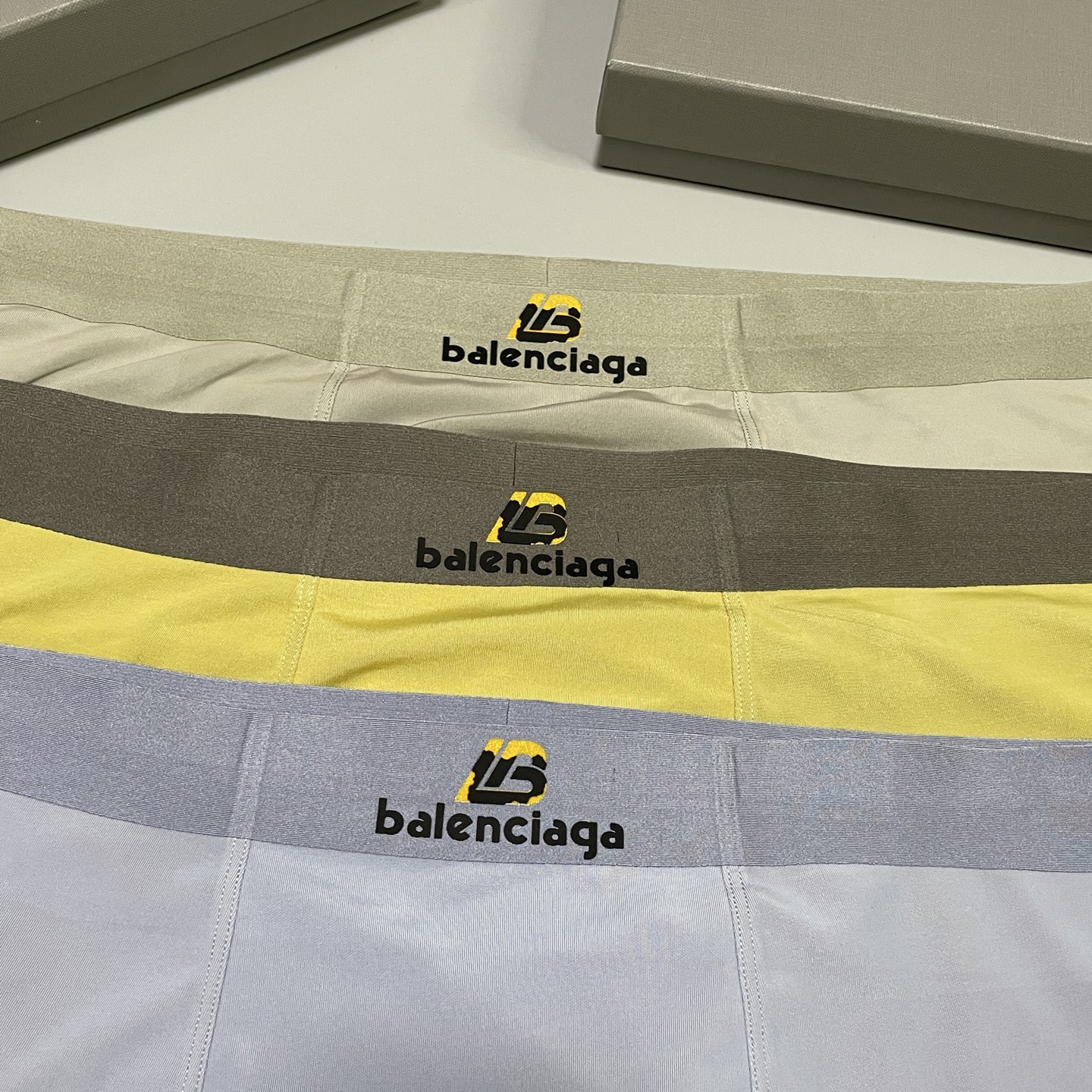 🔥🔥🔥新品！巴黎世家男士内裤！ 外贸公司合作订单，经典立体硅胶logo印标 轻薄透设计，采用进口双面冰丝