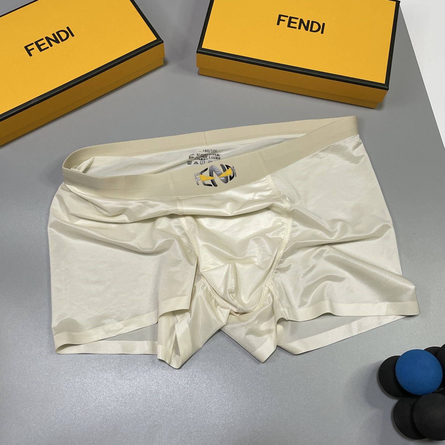 🔥🔥🔥新品！芬迪男士内裤！ 外贸公司合作订单，经典立体硅胶logo印标 轻薄透设计，采用进口桑蚕丝绸缎面
