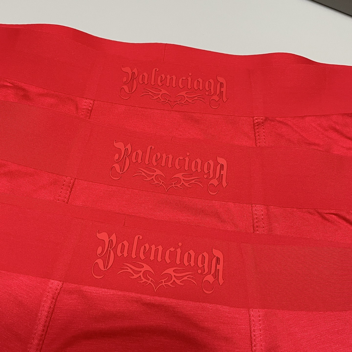 本命年 🔥🔥🔥新品！巴黎世家时尚男士内裤！ 外贸公司合作订单，经典立体硅胶logo印标 轻薄透设计，采用