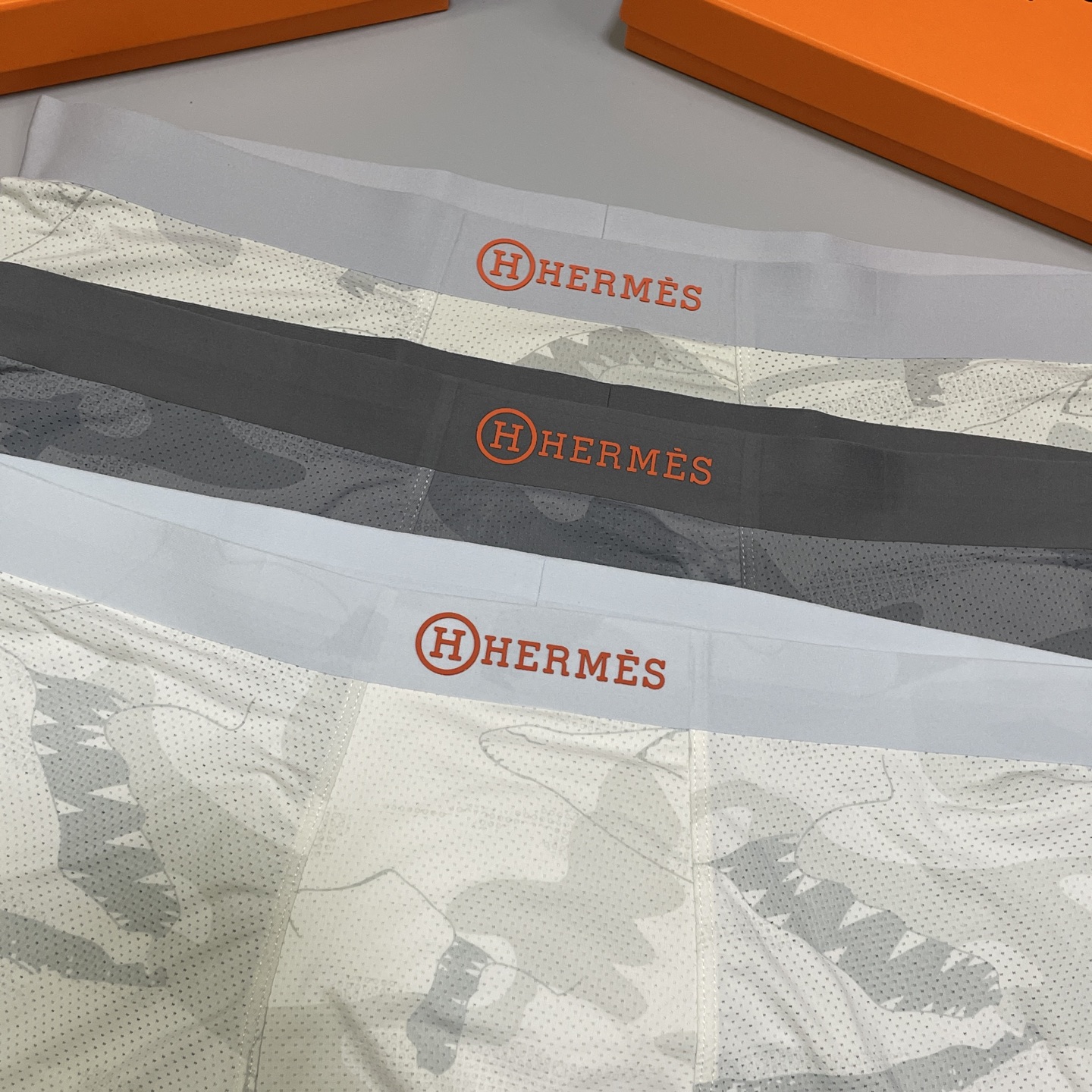 🔥🔥🔥新品！爱马仕男士内裤！ 外贸公司合作订单，经典立体硅胶logo印标 轻薄透设计，采用进口冰丝轻薄透