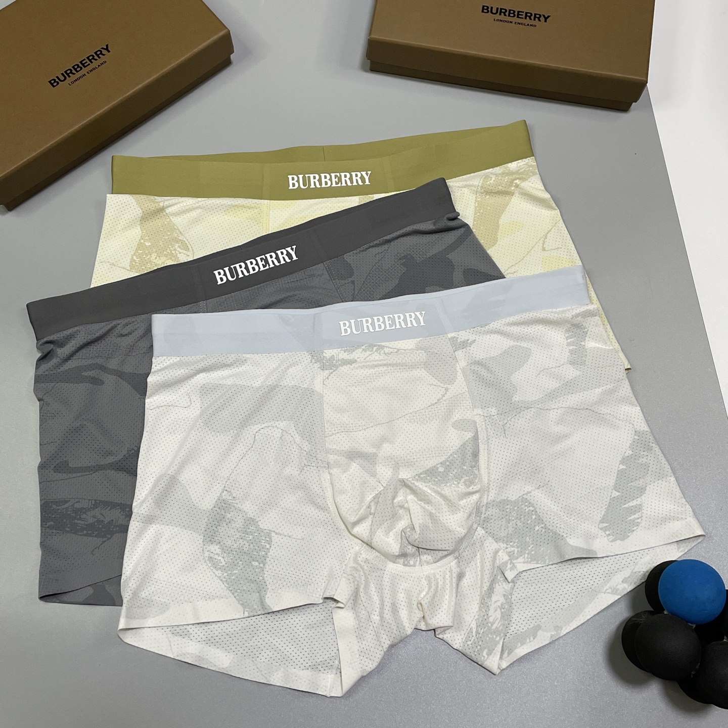 🔥🔥🔥新品！巴宝莉男士内裤！ 外贸公司合作订单，经典立体硅胶logo印标 轻薄透设计，采用进口冰丝轻薄透
