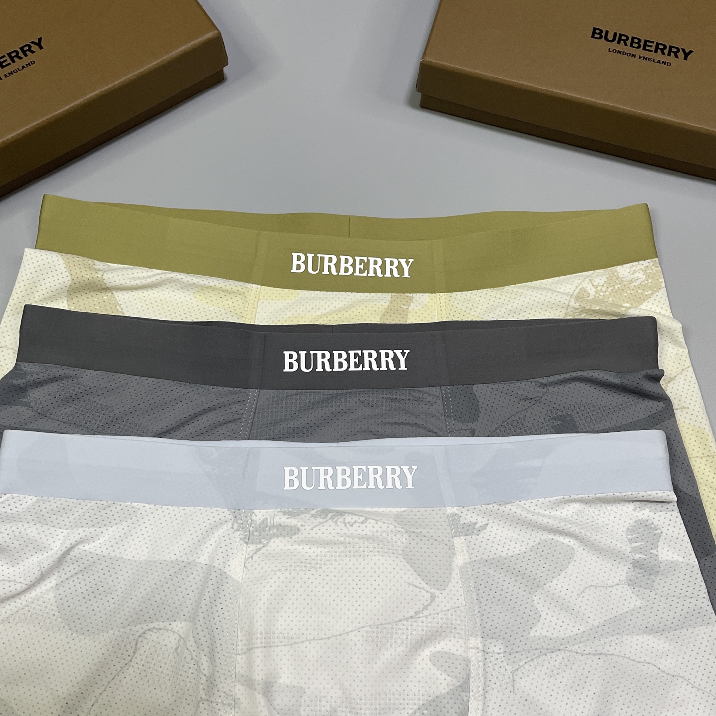 🔥🔥🔥新品！巴宝莉男士内裤！ 外贸公司合作订单，经典立体硅胶logo印标 轻薄透设计，采用进口冰丝轻薄透