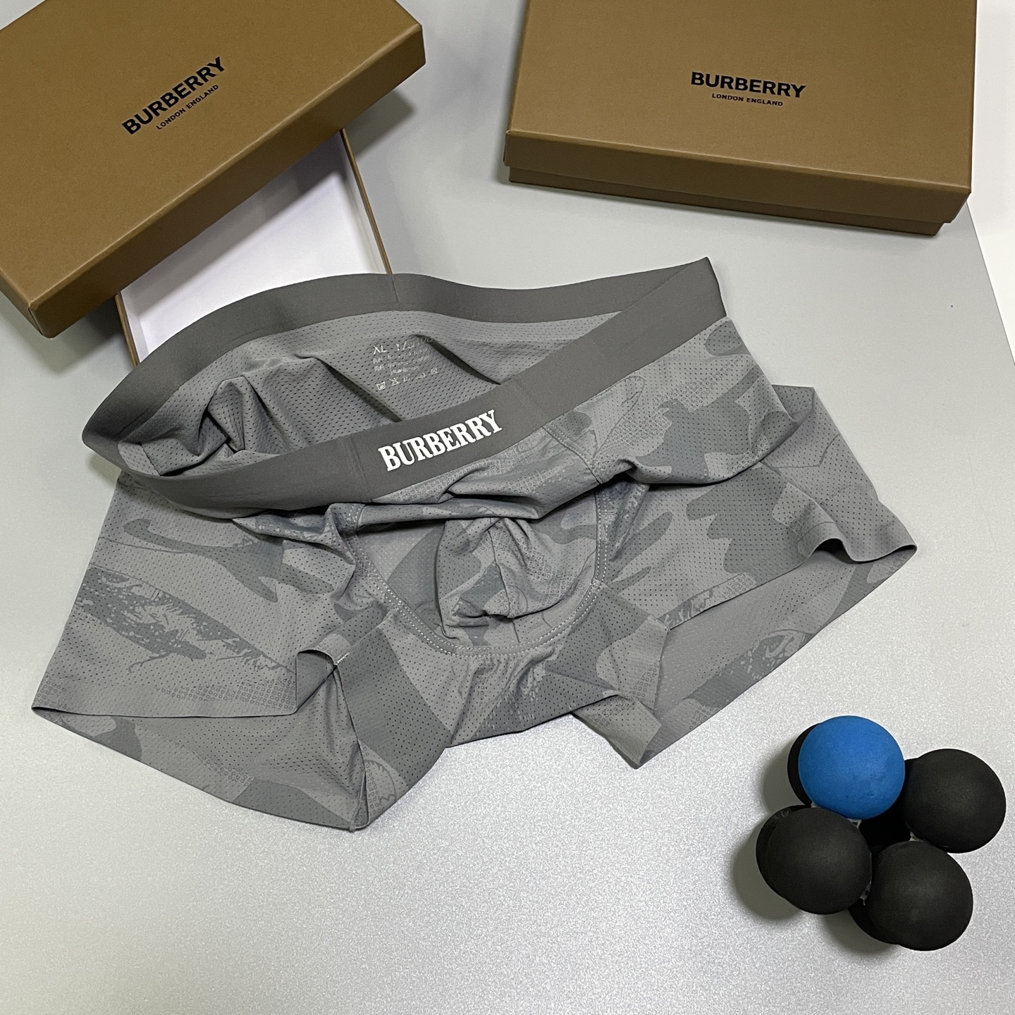 🔥🔥🔥新品！巴宝莉男士内裤！ 外贸公司合作订单，经典立体硅胶logo印标 轻薄透设计，采用进口冰丝轻薄透