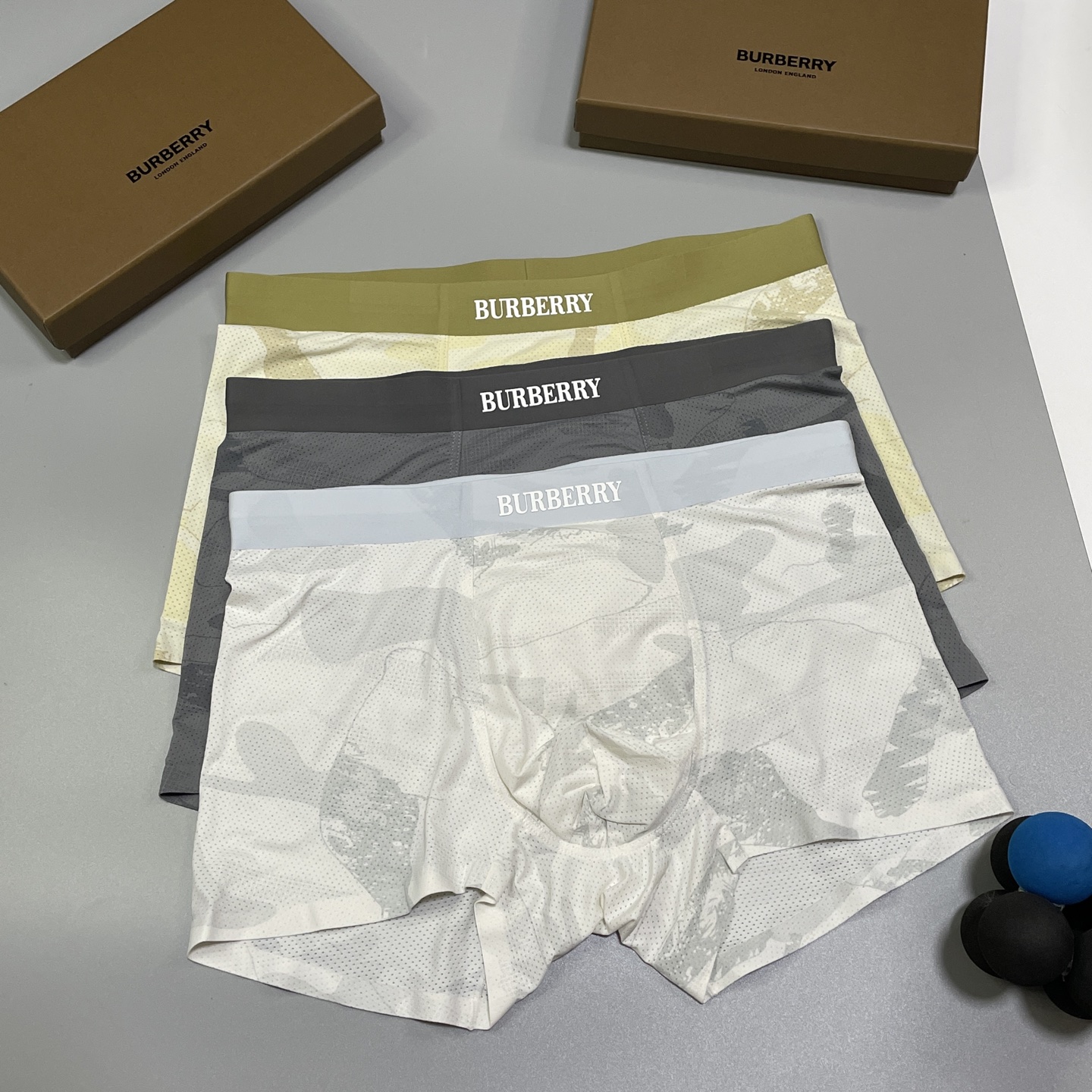 🔥🔥🔥新品！巴宝莉男士内裤！ 外贸公司合作订单，经典立体硅胶logo印标 轻薄透设计，采用进口冰丝轻薄透