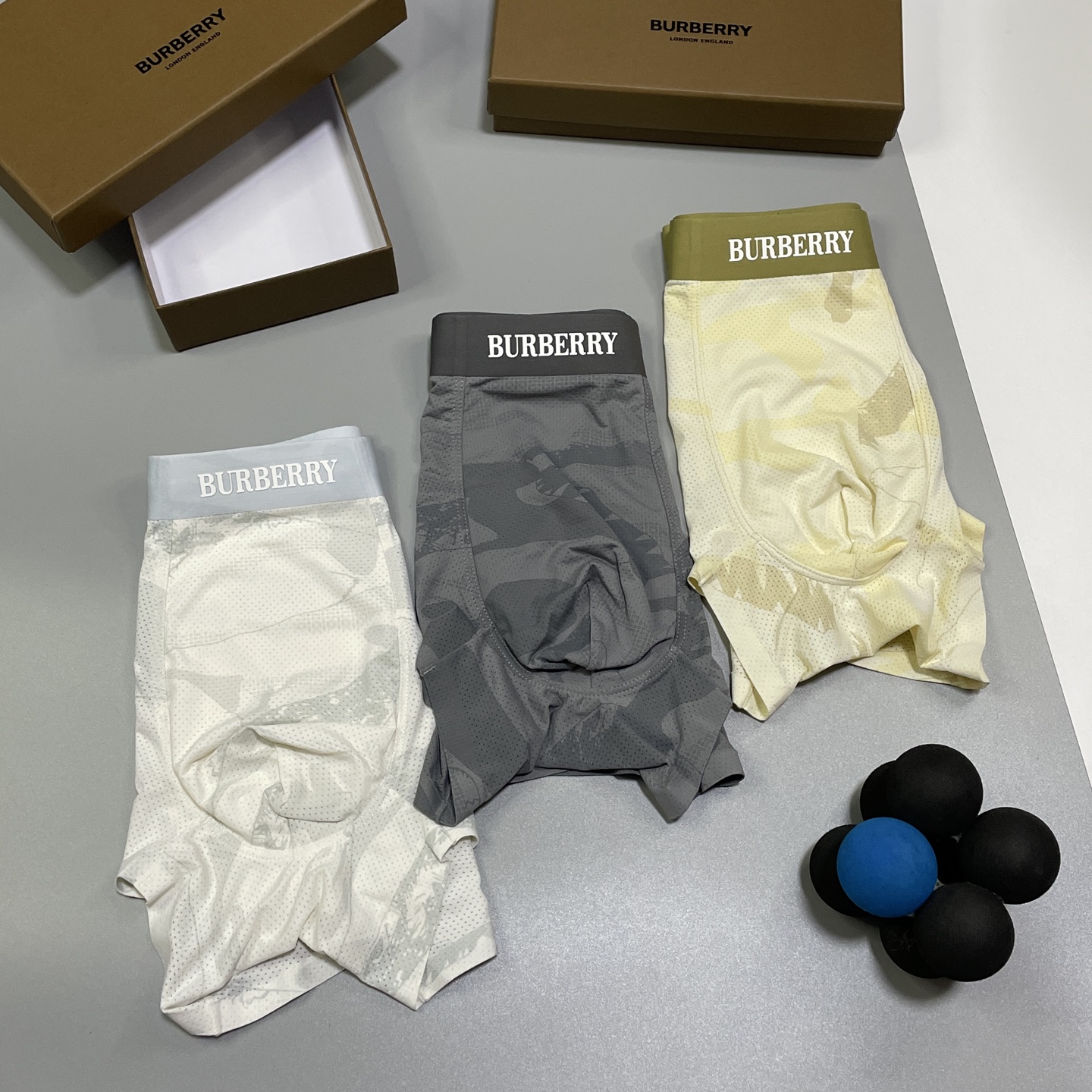 🔥🔥🔥新品！巴宝莉男士内裤！ 外贸公司合作订单，经典立体硅胶logo印标 轻薄透设计，采用进口冰丝轻薄透